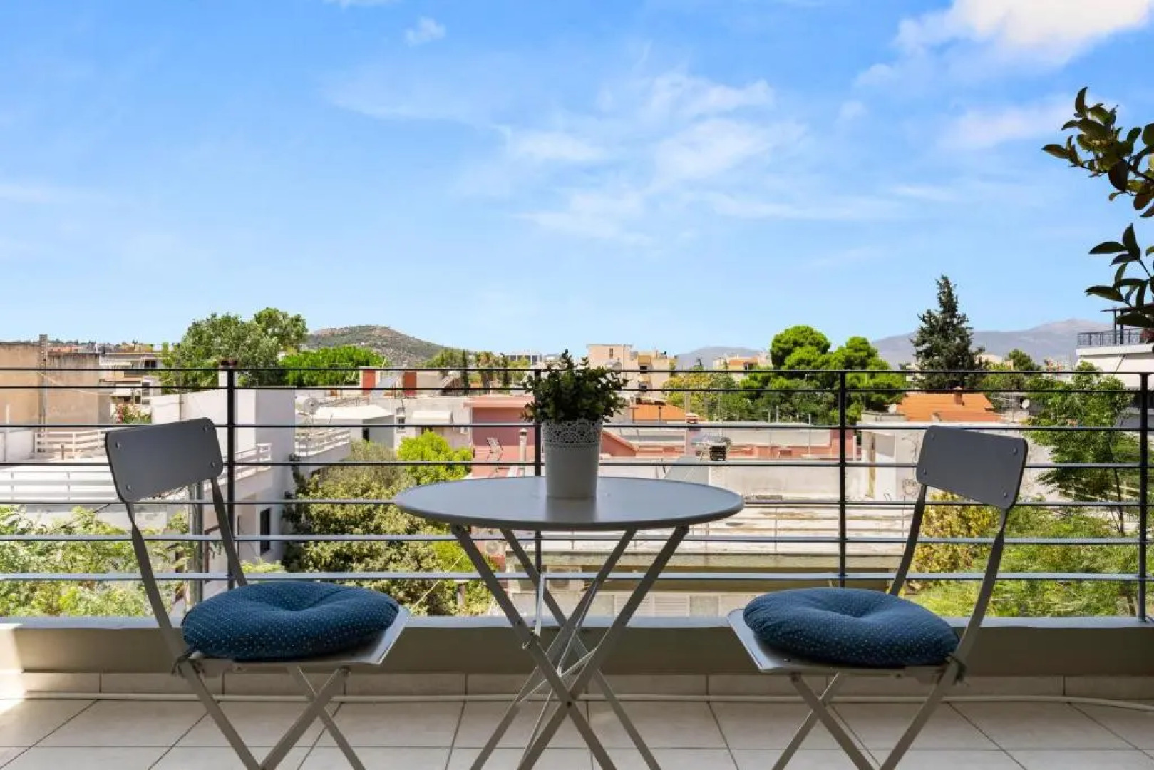 Posh 1BR Apartment in Chalandri by UPSTREET