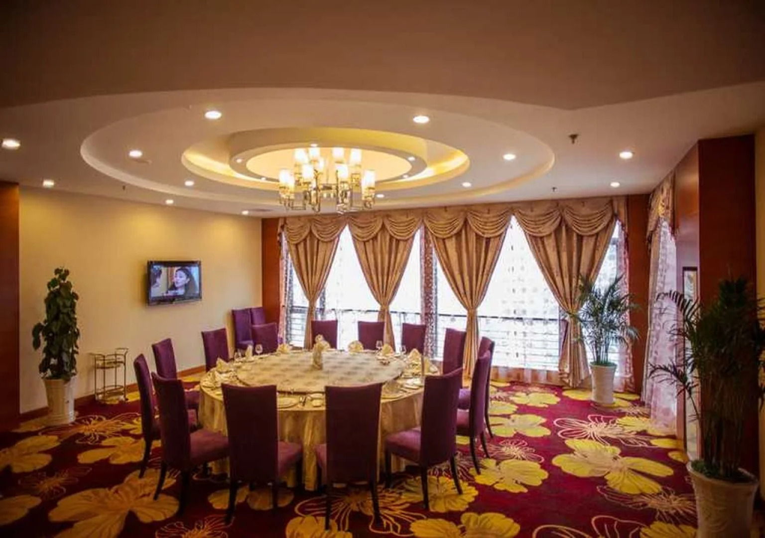 Universal House Hotel