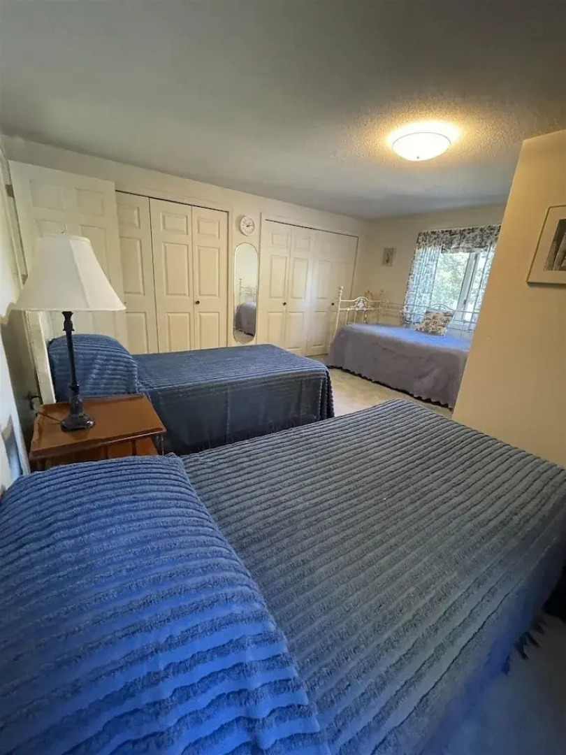 Martin Place Limit 6 2 Bedroom Cabin by RedAwning