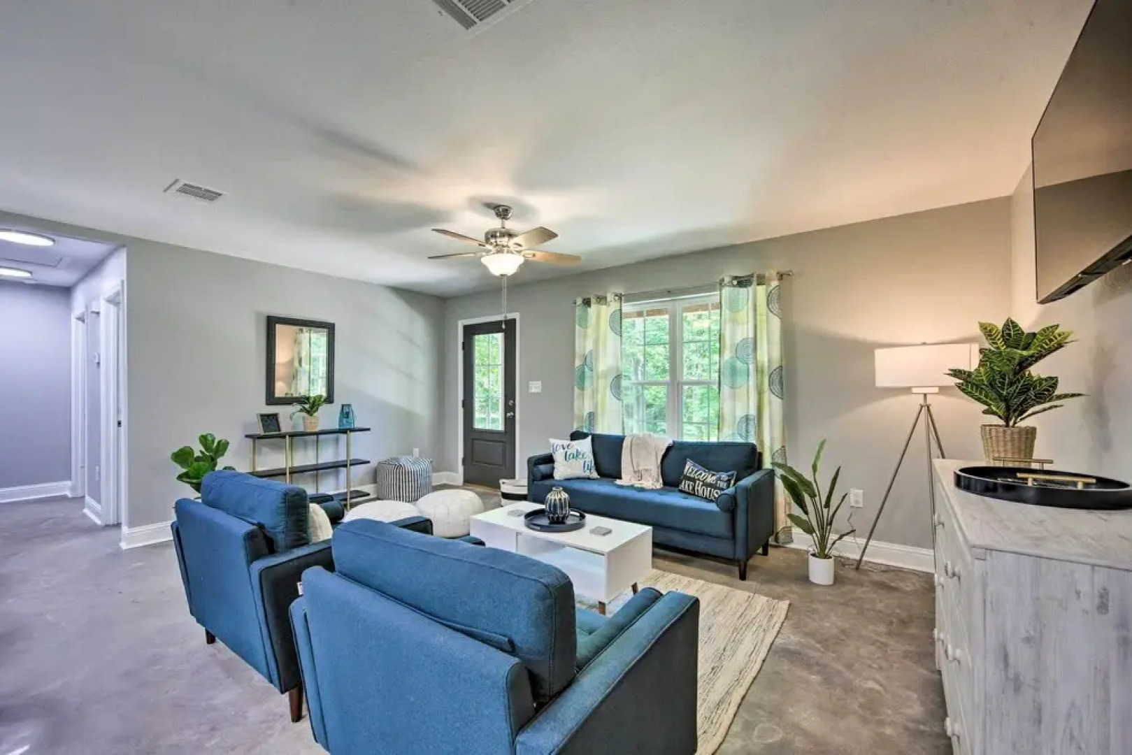 Stunning Avinger Retreat on Lake O' the Pines