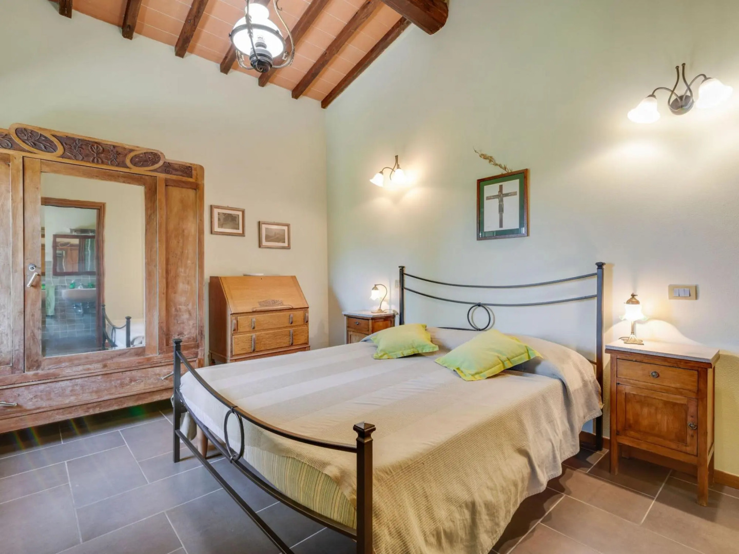 Tranquil Farmhouse in Terranova Bracciolini near Nightlife