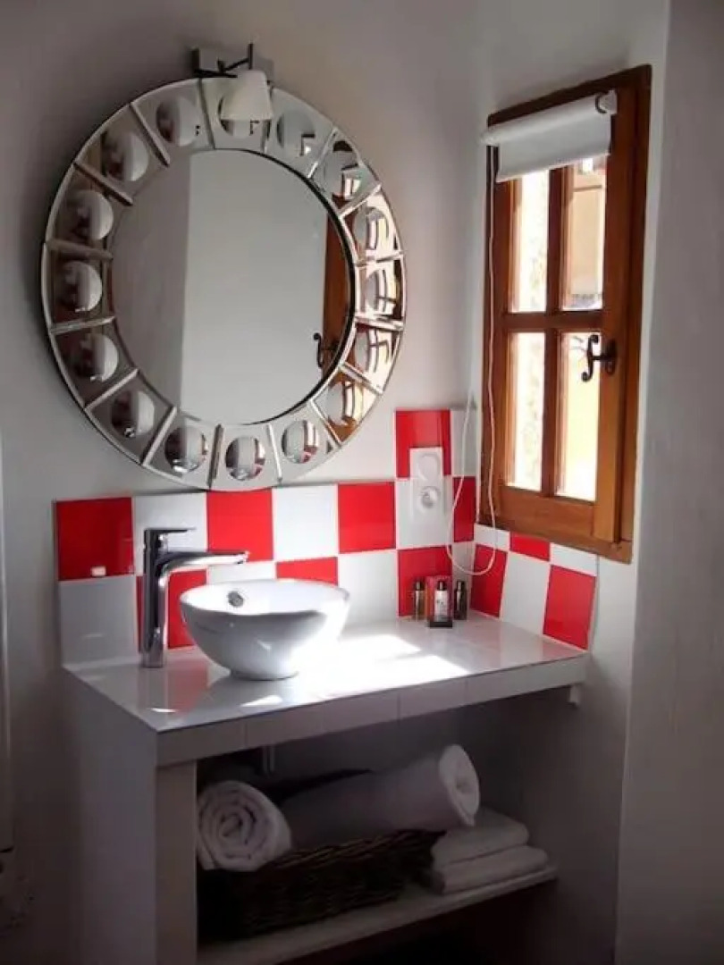 le 1835, studio rouge-Corail