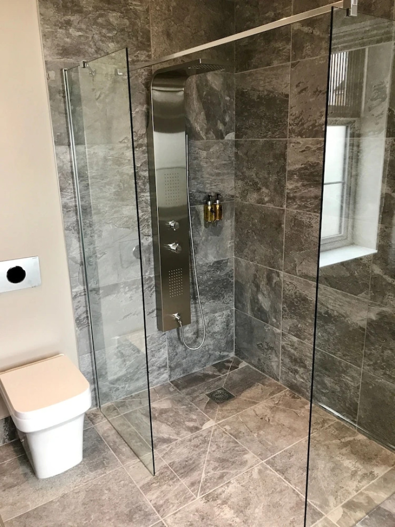 The Raven Hotel - Inn