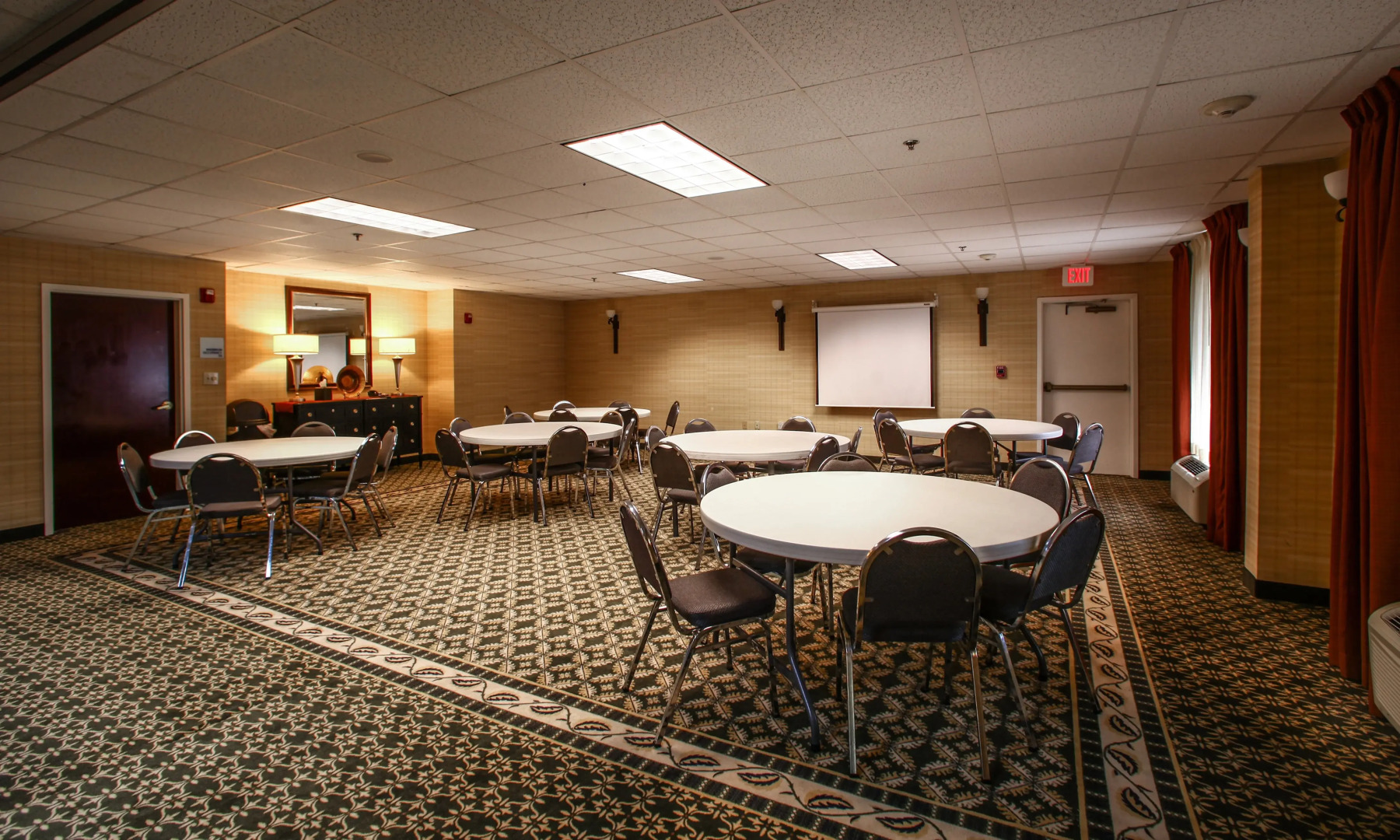 Holiday Inn Express & Suites Atlanta - Emory University Area