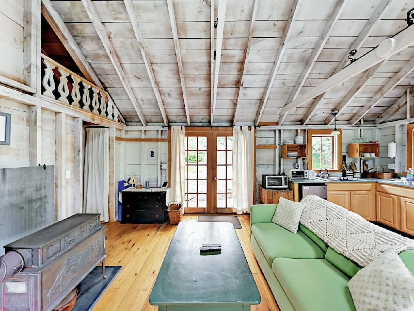 South Bristol Cottage by RedAwning