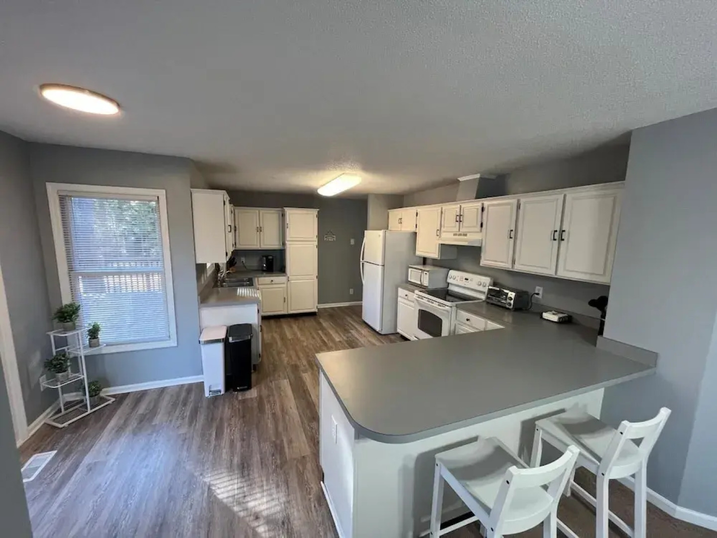 860 Monticello Drive