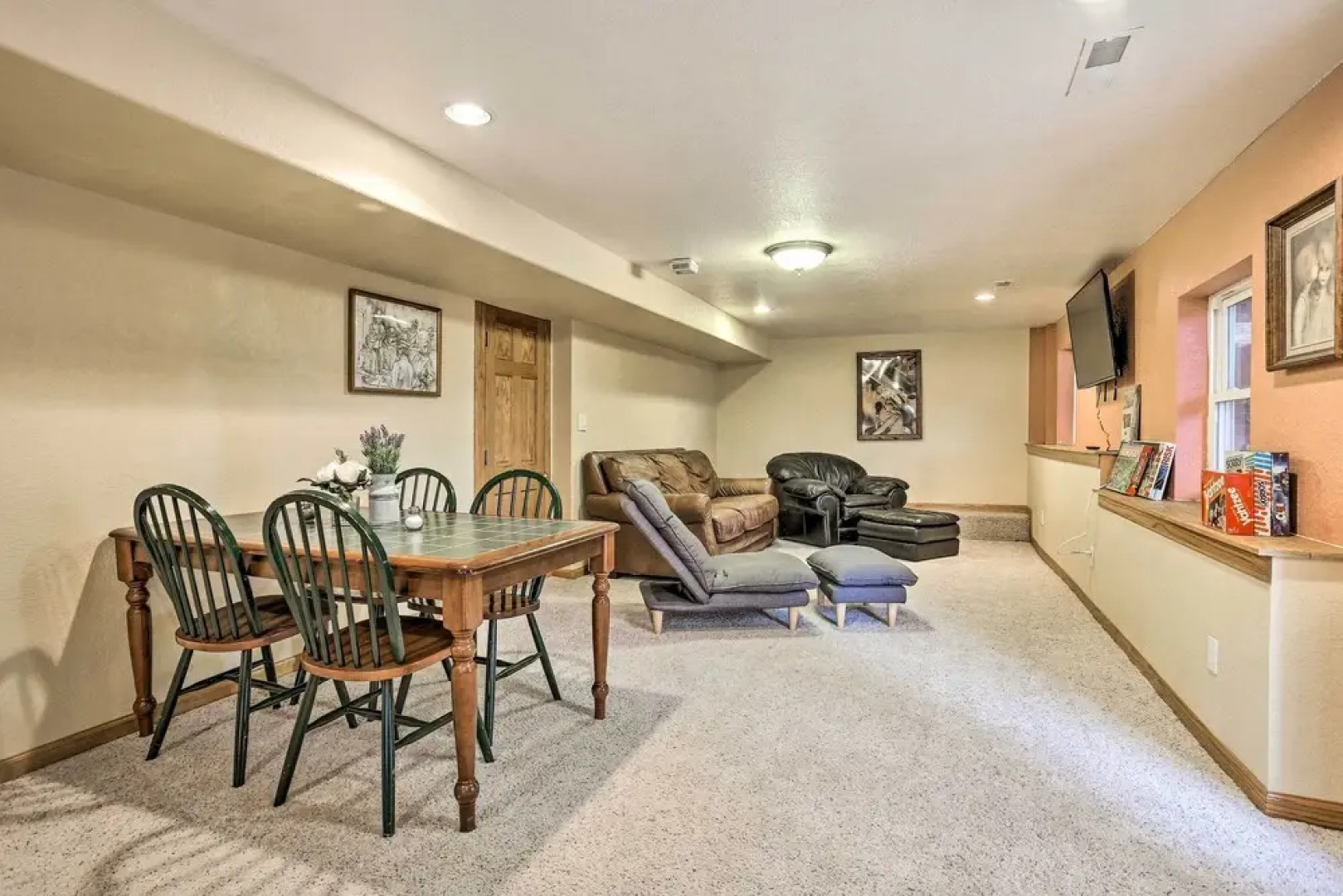 Lead Apartment ~ 5 Mi to Terry Peak Skiing!