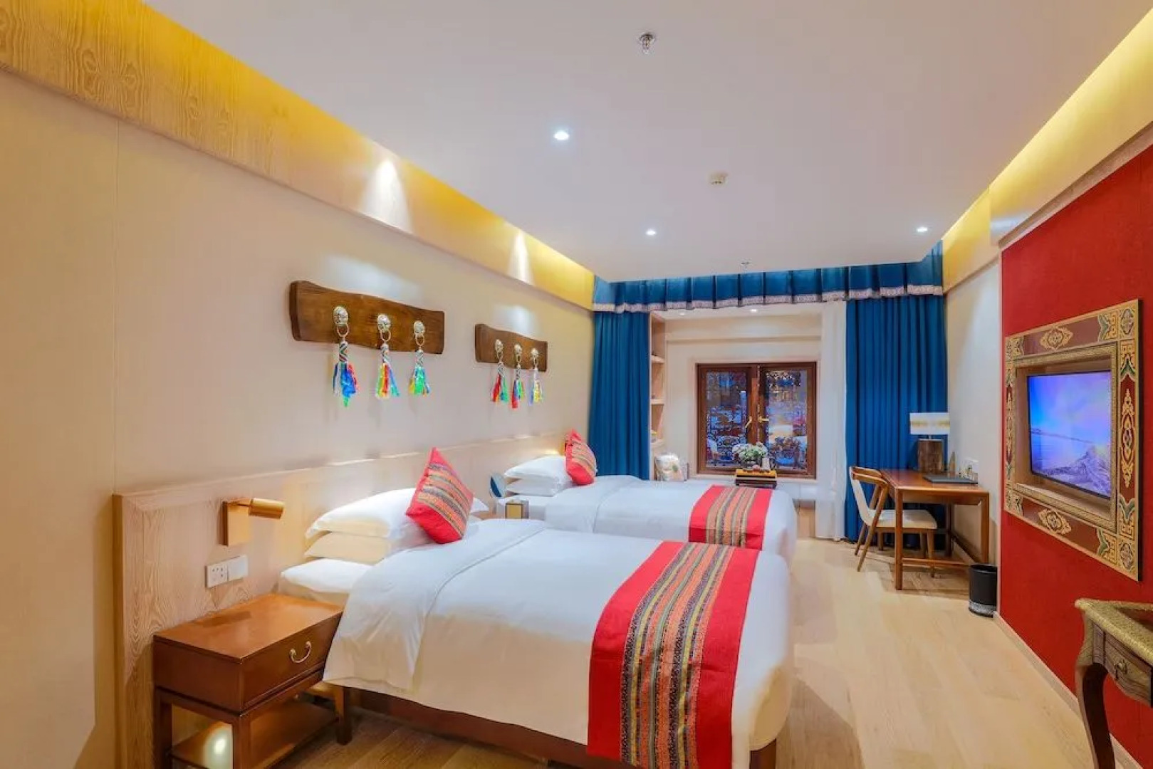 The 5th Meteorite Glory Hotel