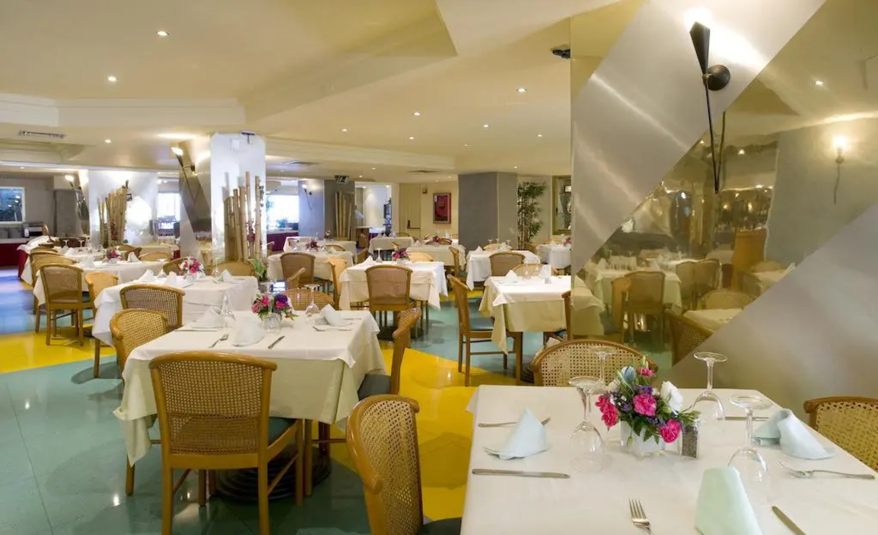 Sunset Beach Club Hotel Apartments