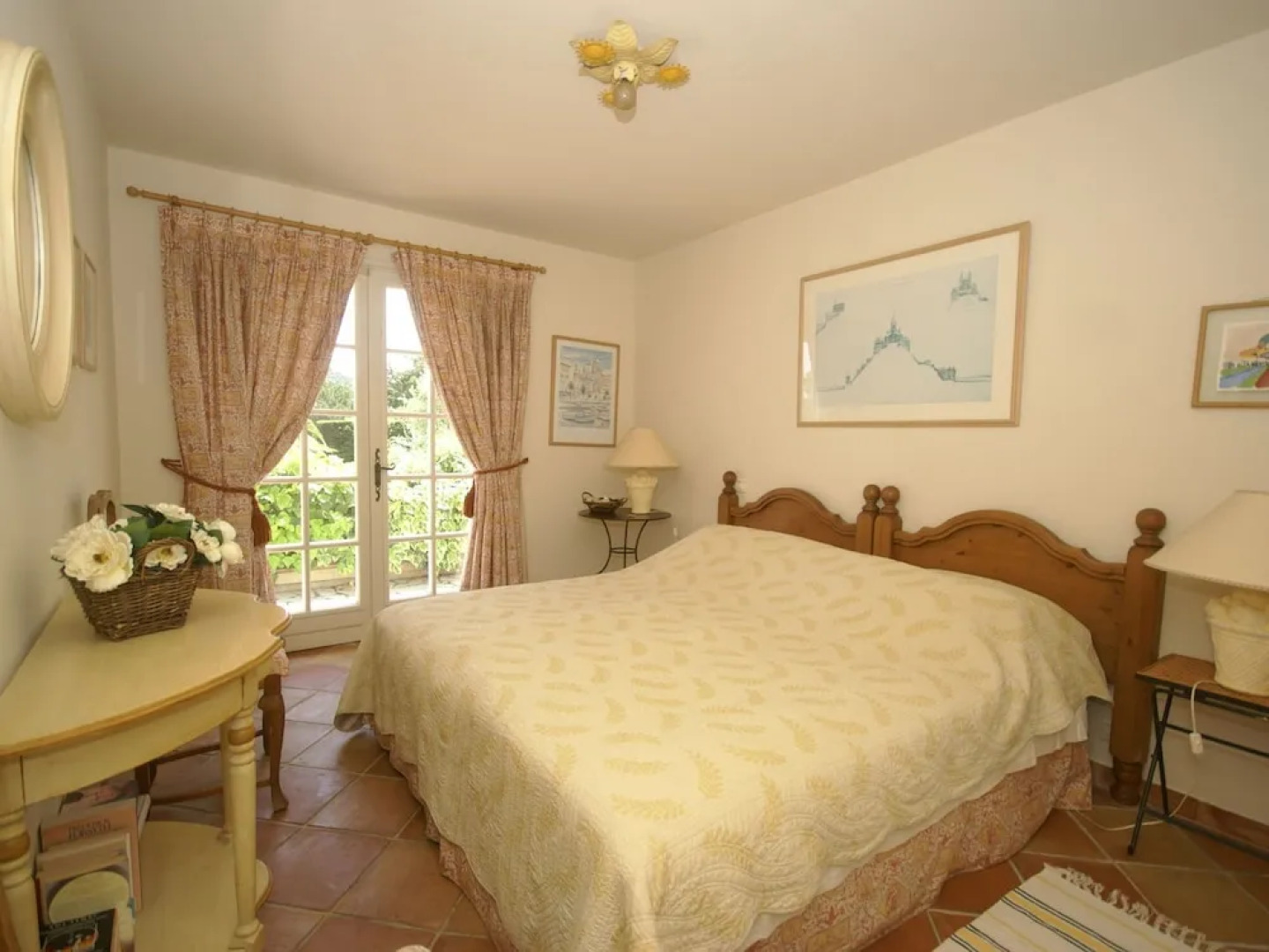 Stunning Villa With Heated Swimming Pool, air Conditioning and Large, Private, Enclosed Garden