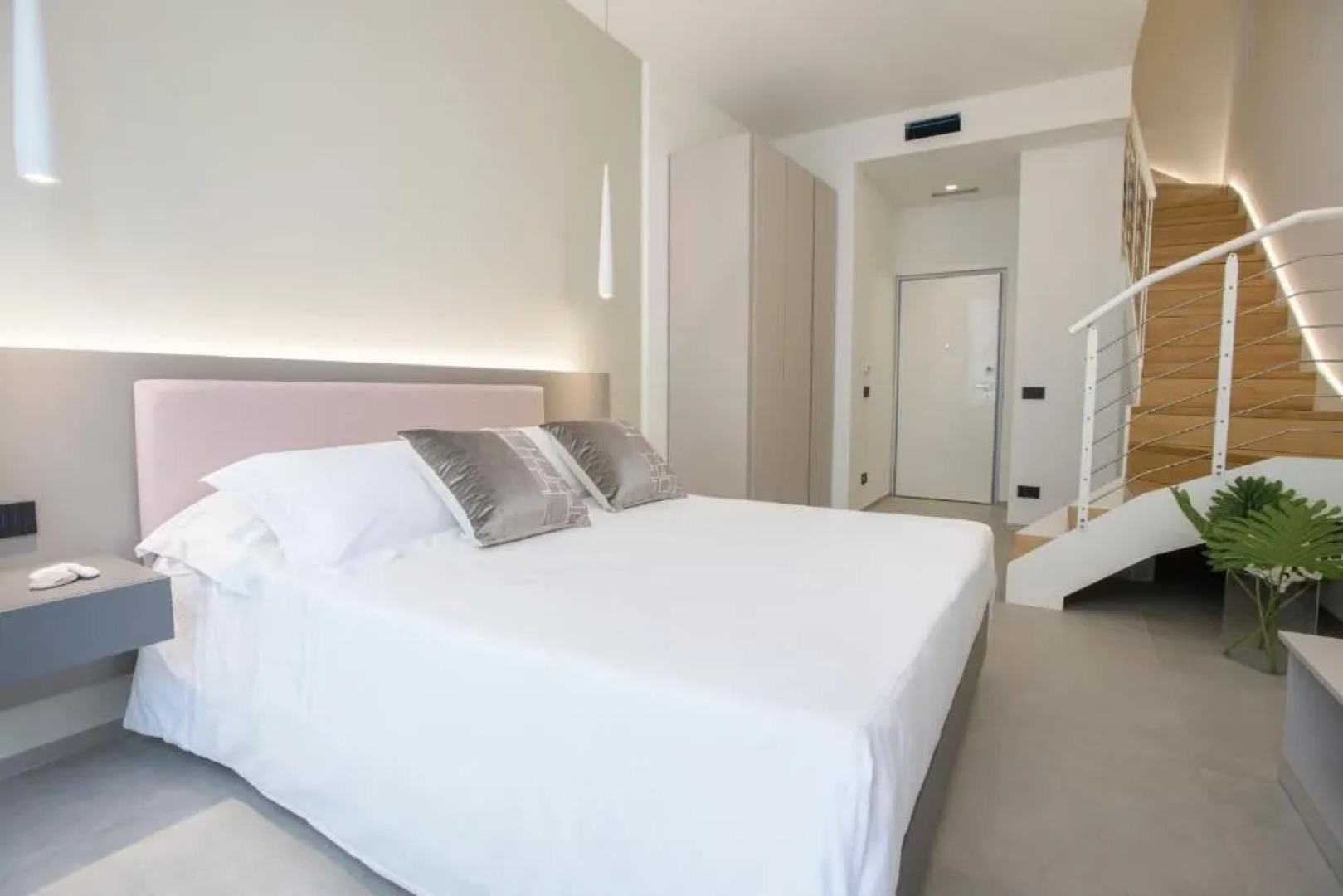 VistAmare Luxury Retreat