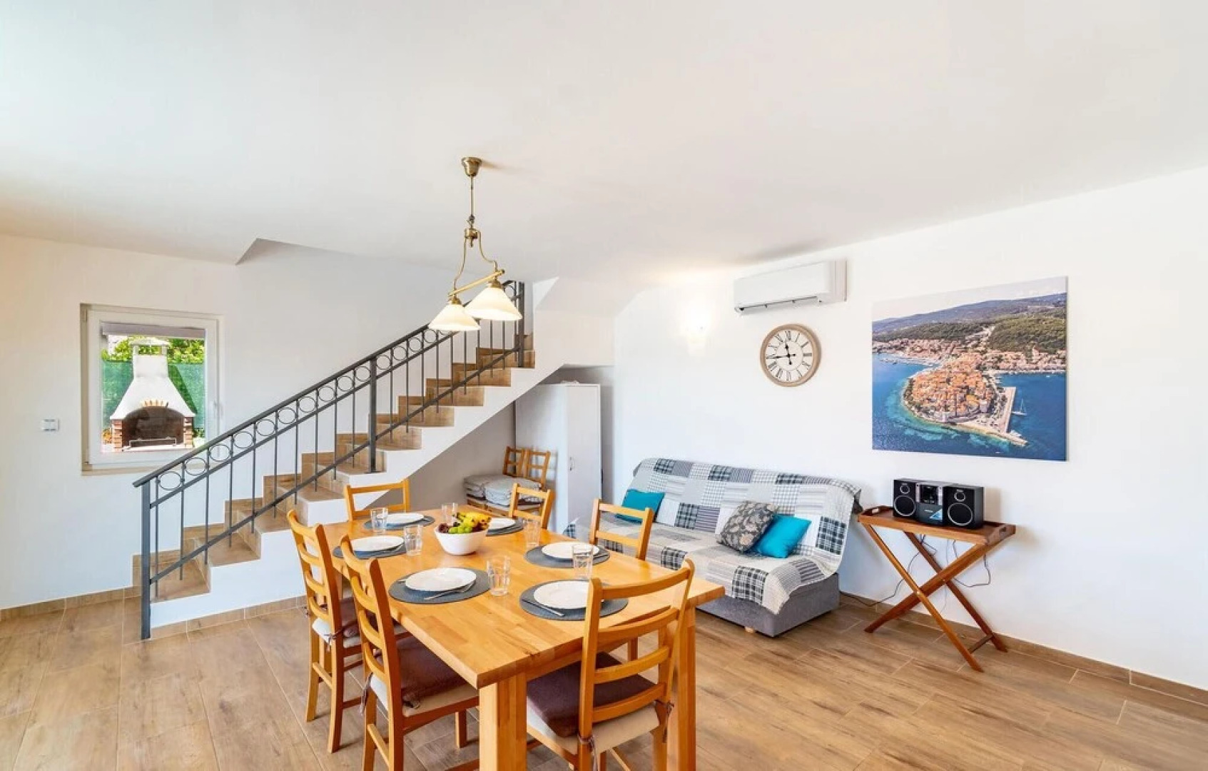 Stunning Home in Nova With Wifi and 3 Bedrooms