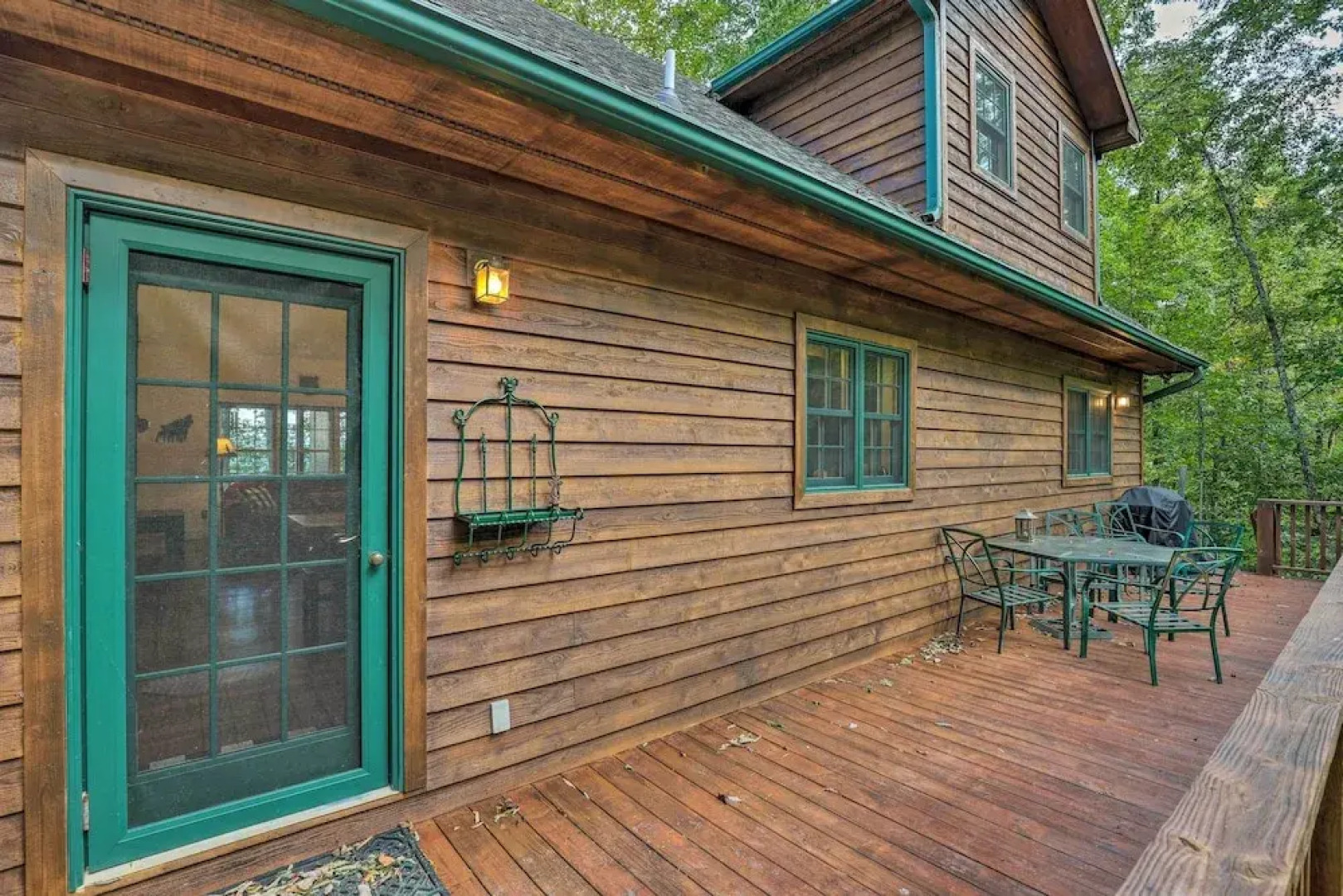 Tranquil Hendersonville Cabin w/ Mountain Views!