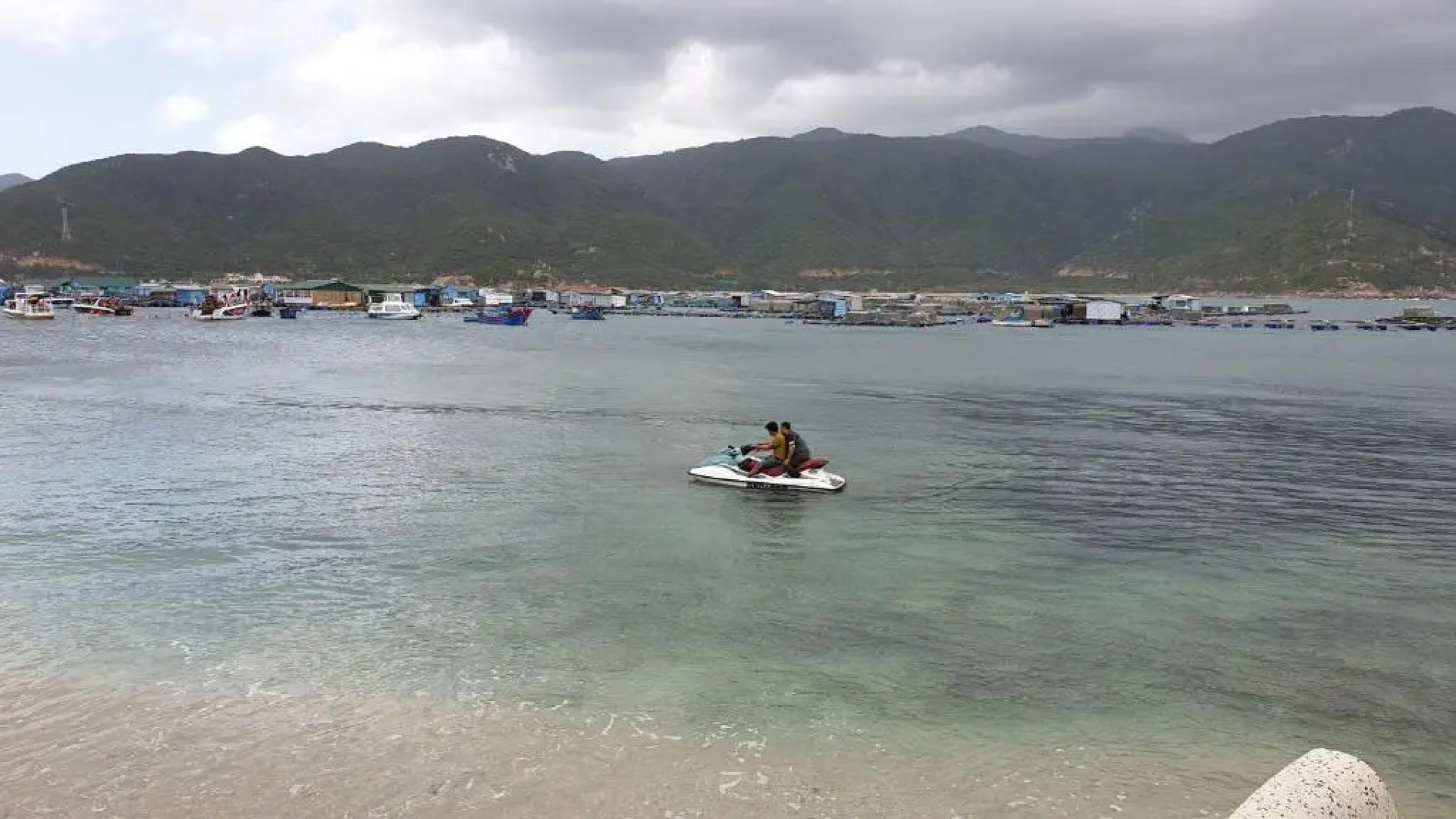 Annie House by the coral on Binh Hung island