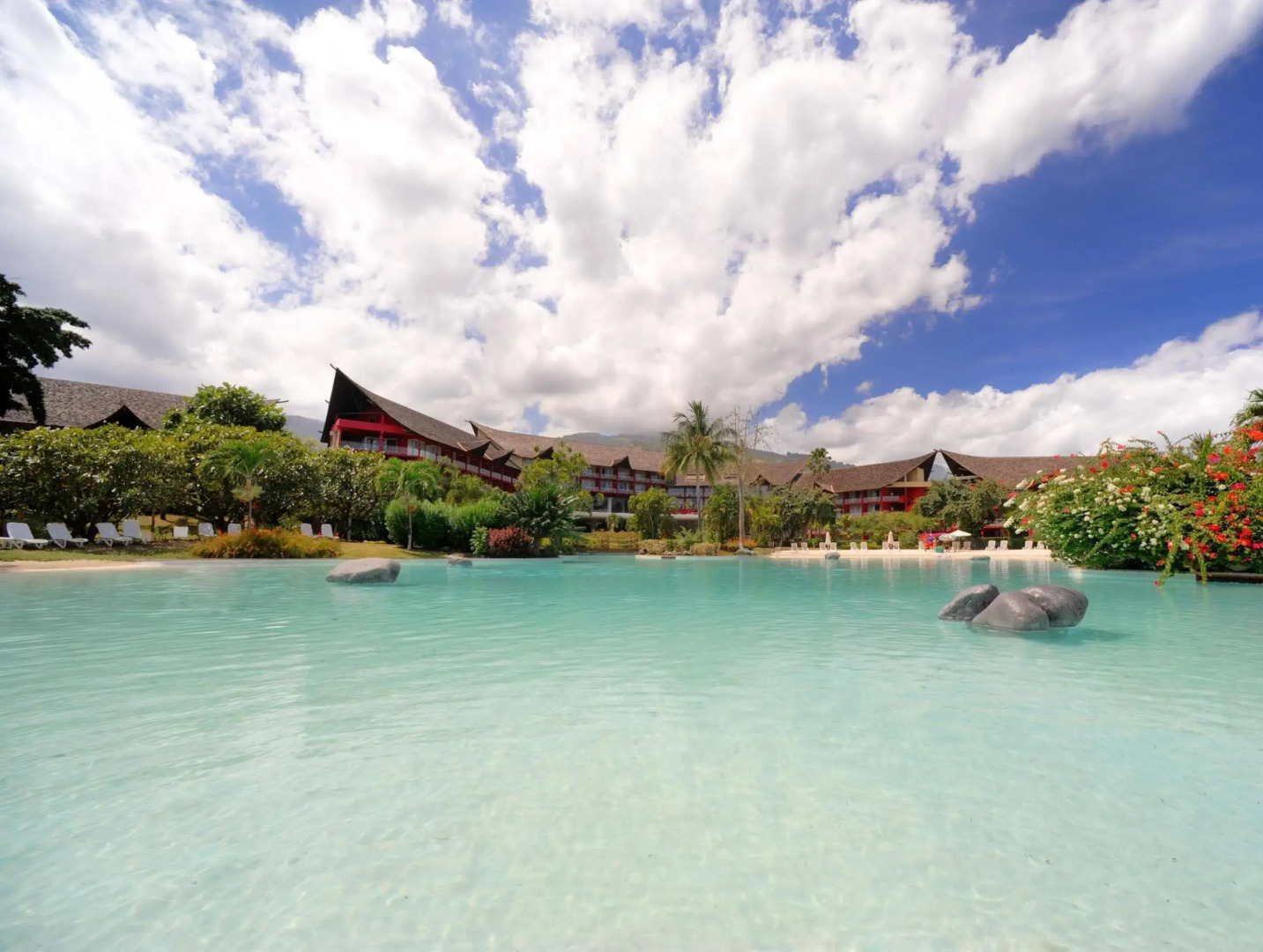 Tahiti Ia Ora Beach Resort