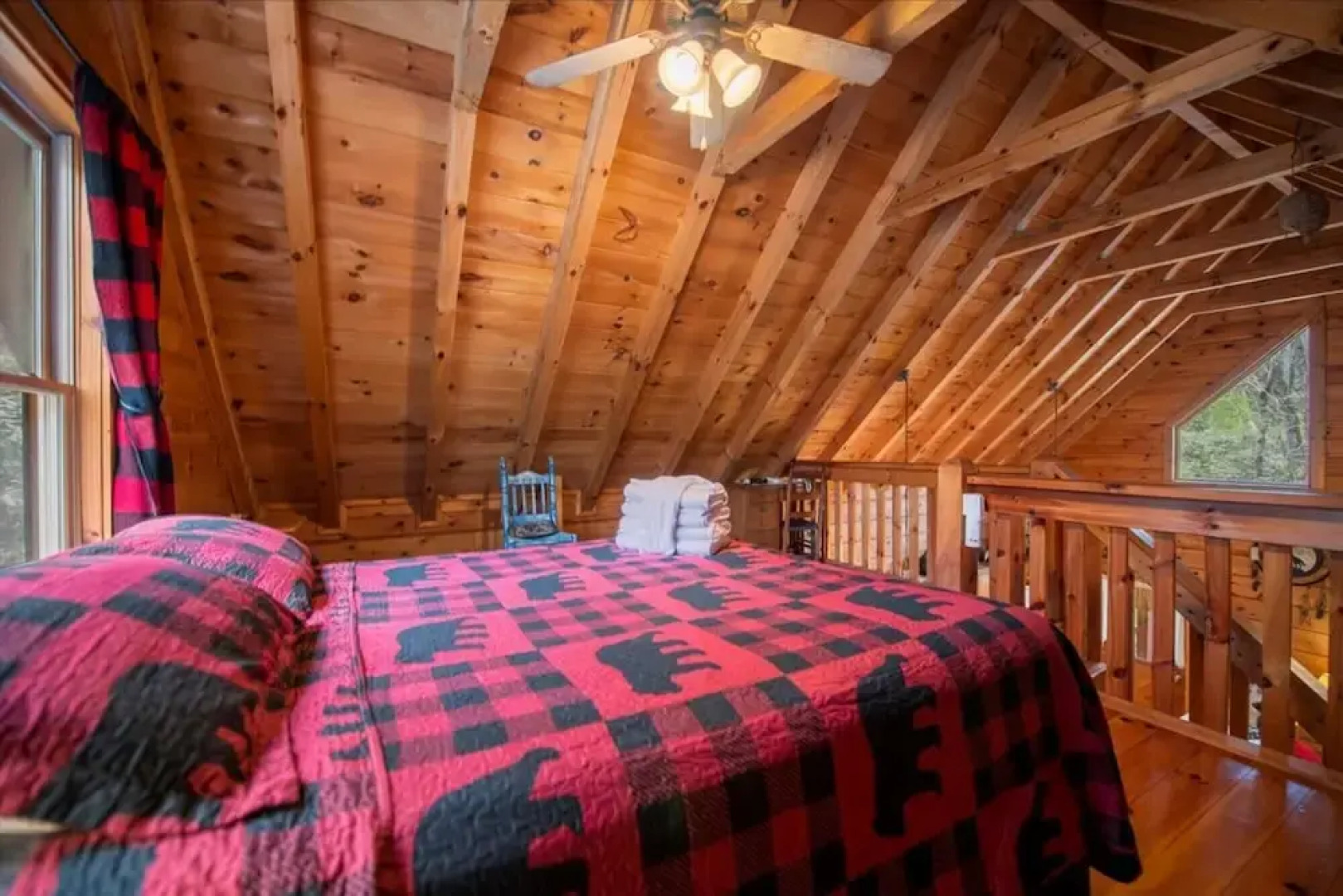 Bear Necessities-cozy Cabin Beside Briar Creek Fire pit Wifi and pet Friendly