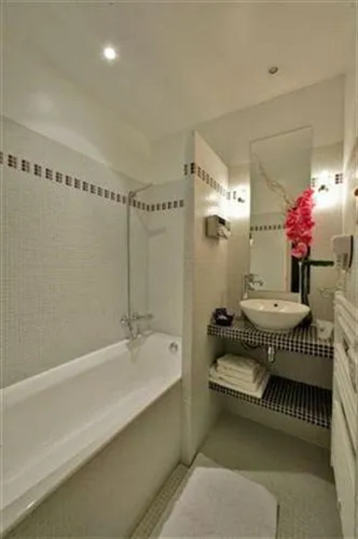 QUALYS-HOTEL Le Château Du Pelavé