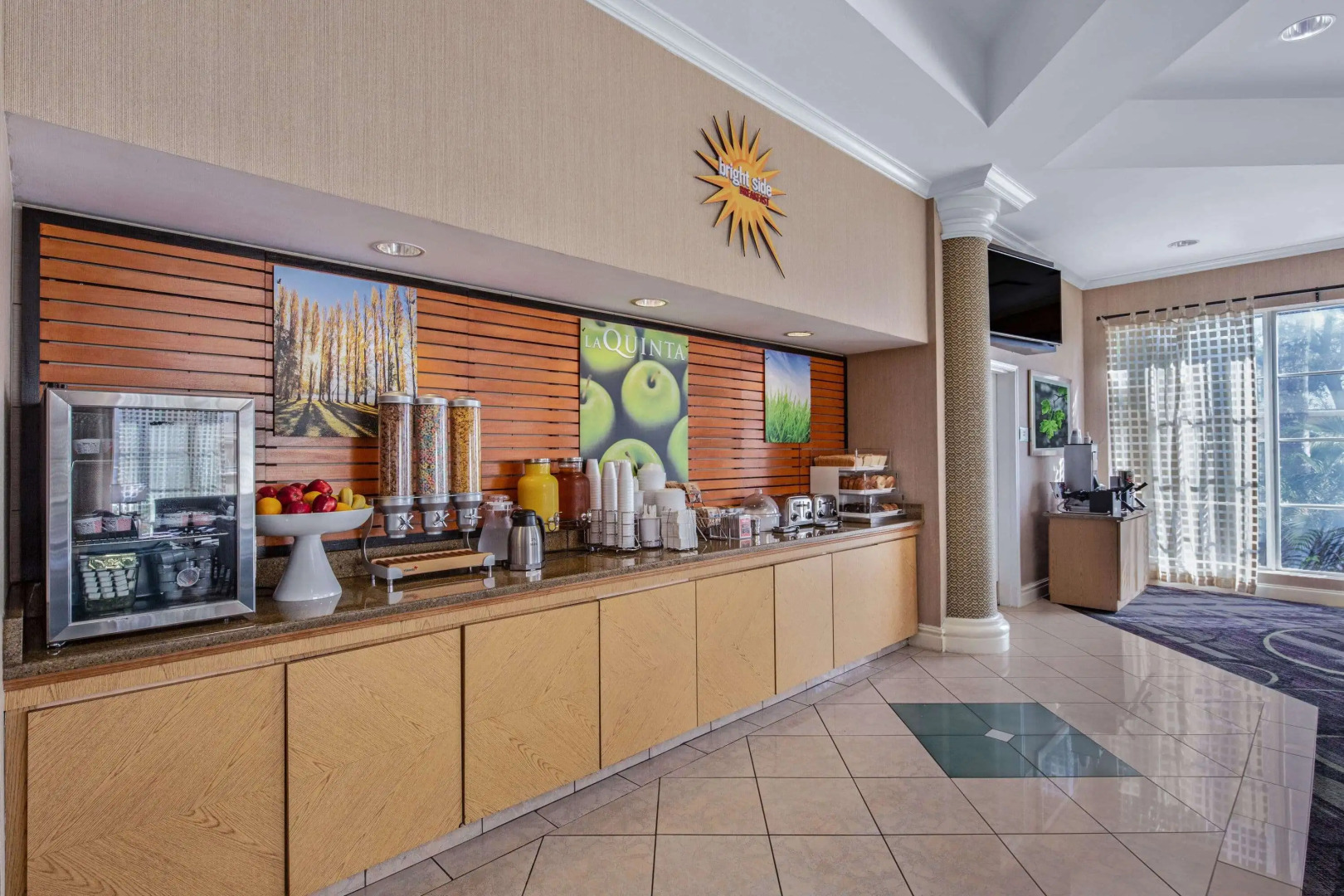 La Quinta Inn & Suites by Wyndham Miami Airport West