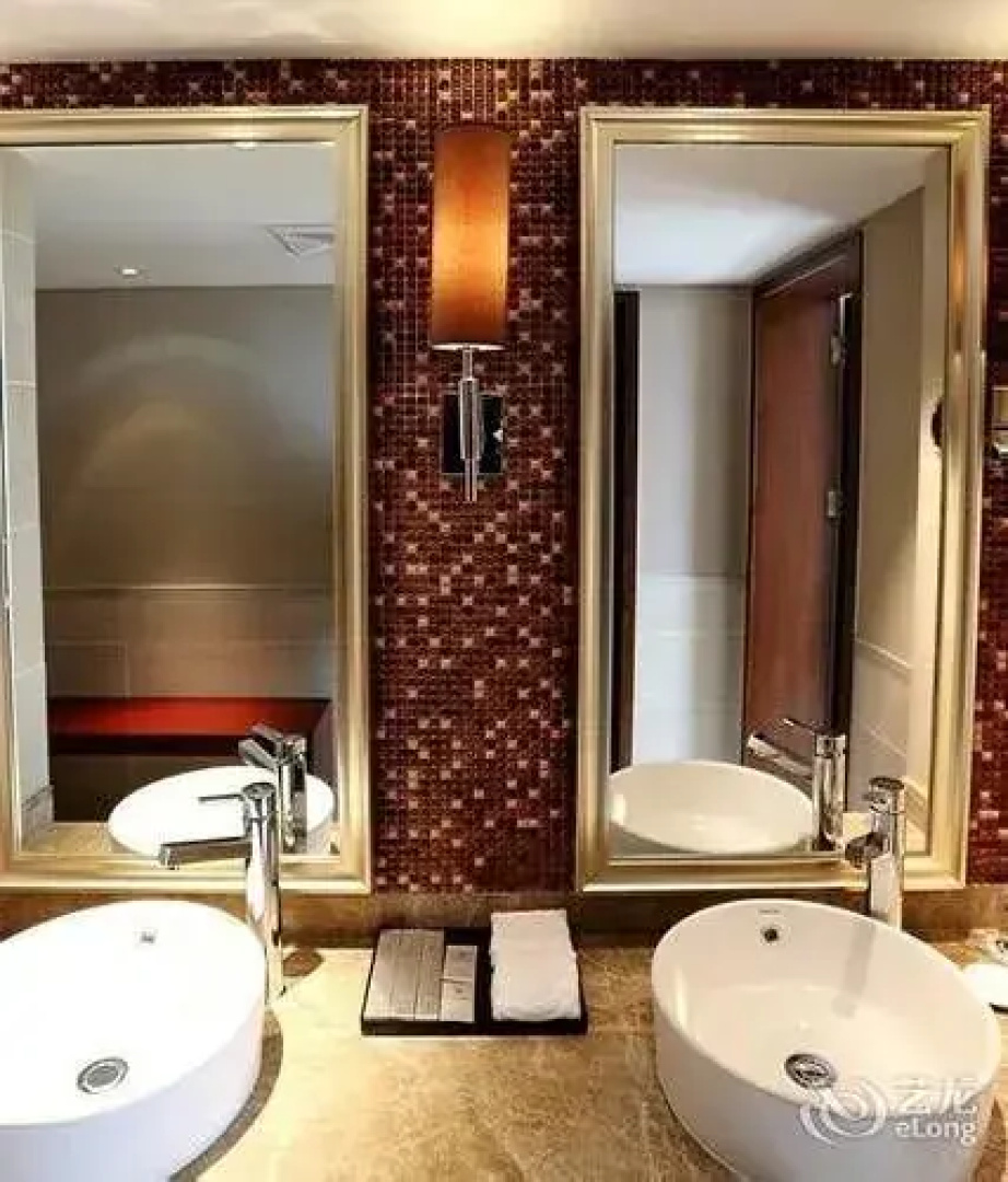 Yichang Riverside No 1 Hotel