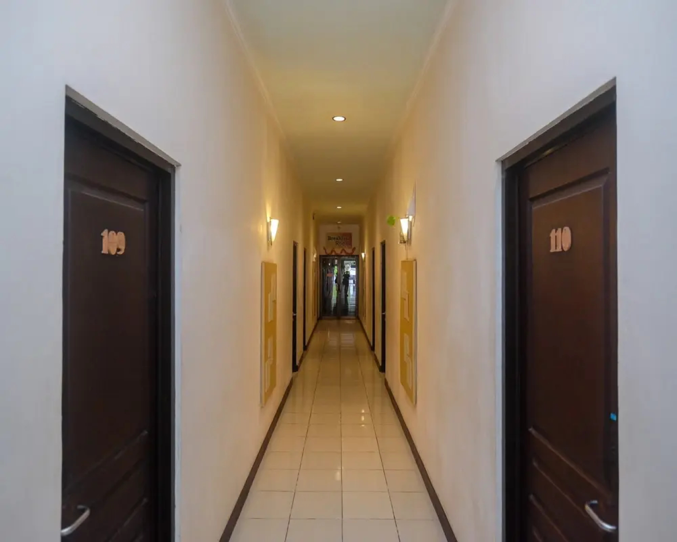 Urbanview Hotel Anggraeni Jatibarang