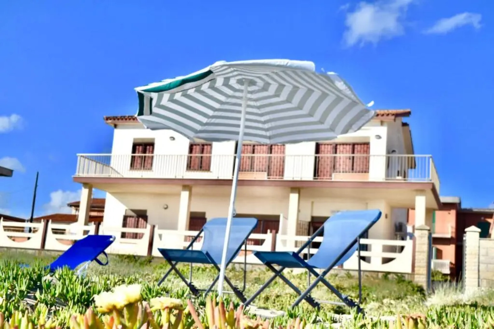 Seafront apartment in Villa , near Rome