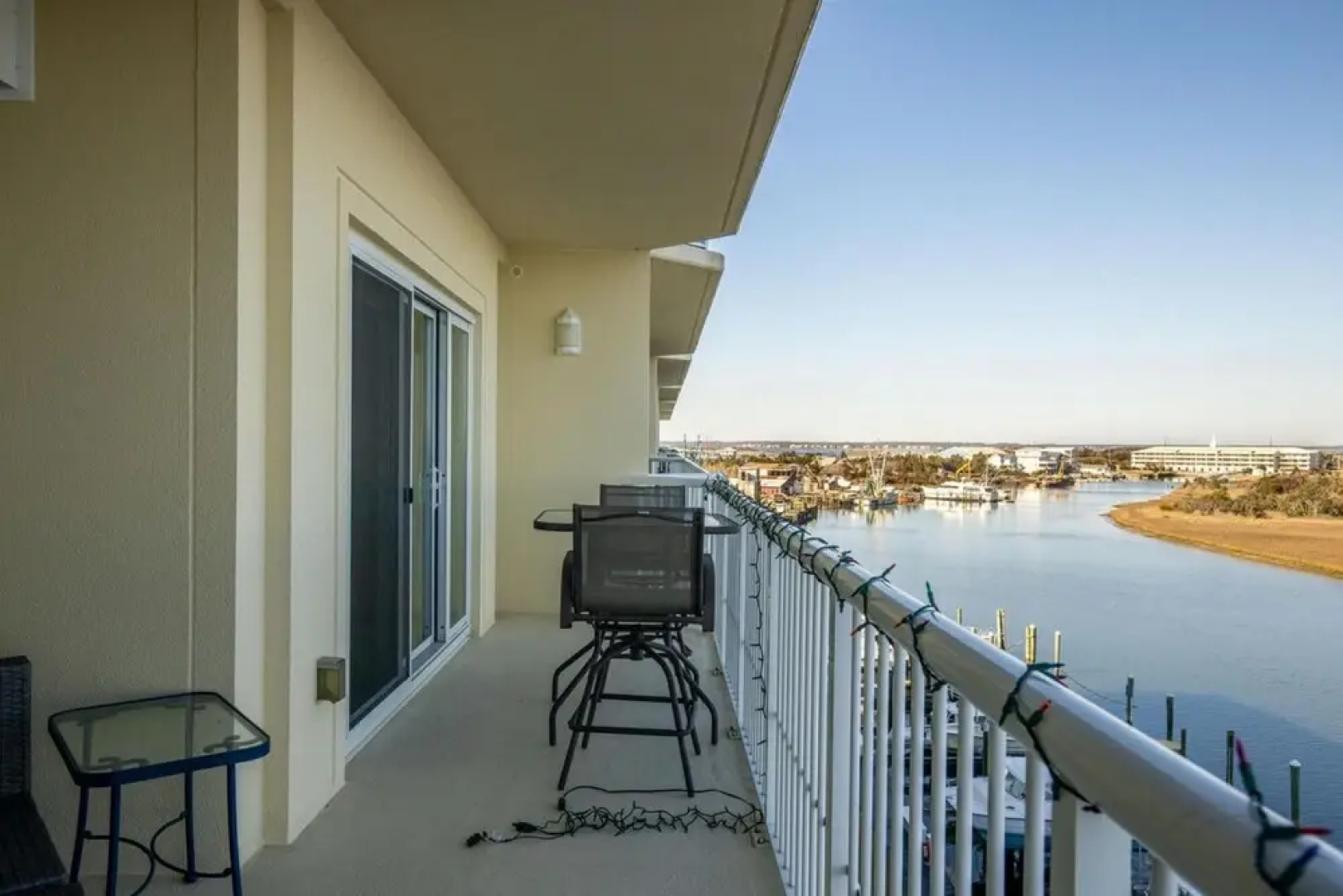 Yacht Club Dream 3 Bedroom Condo by RedAwning