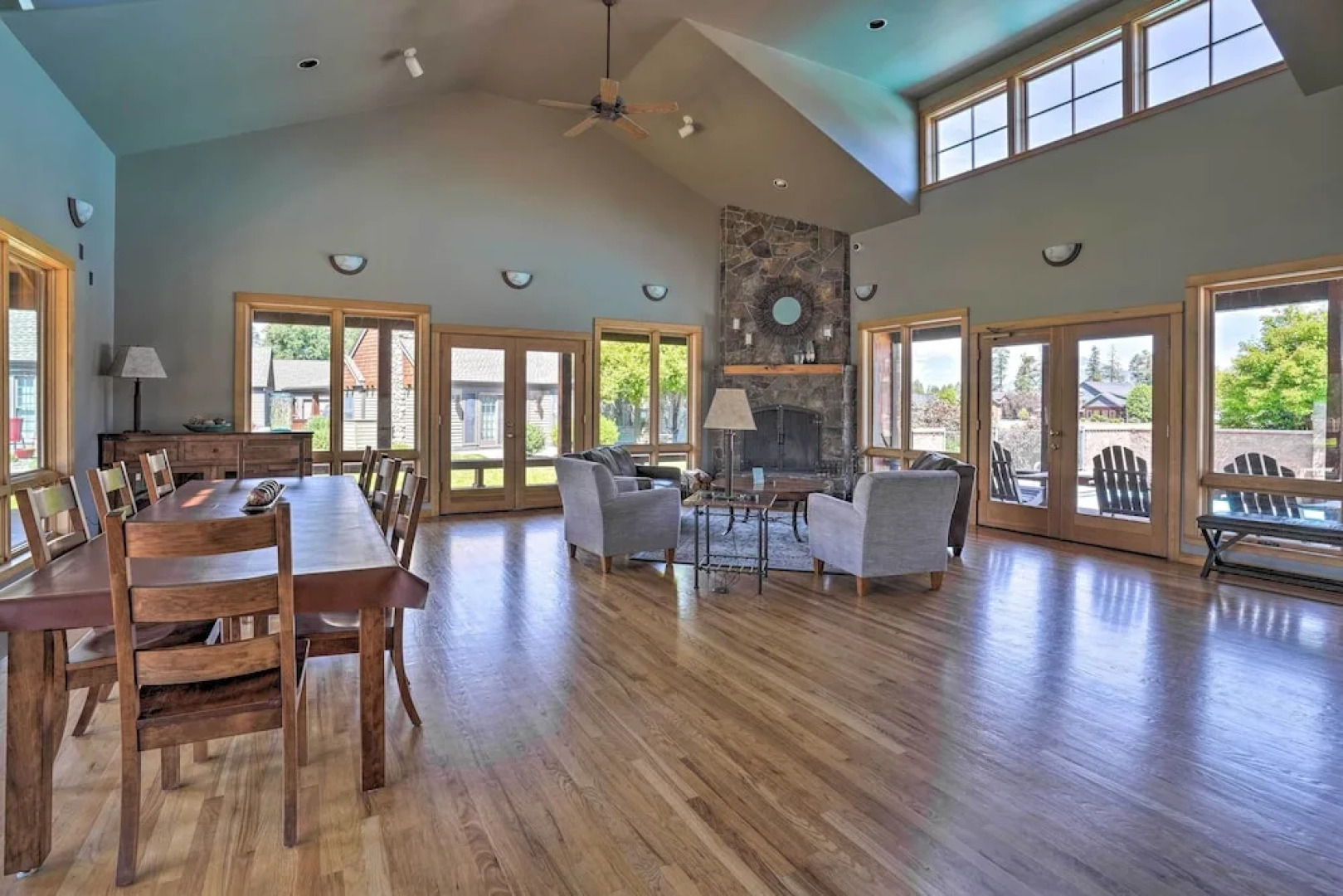 Sisters Getaway w/ Hot Tub ~ Half-mi to Dtwn!