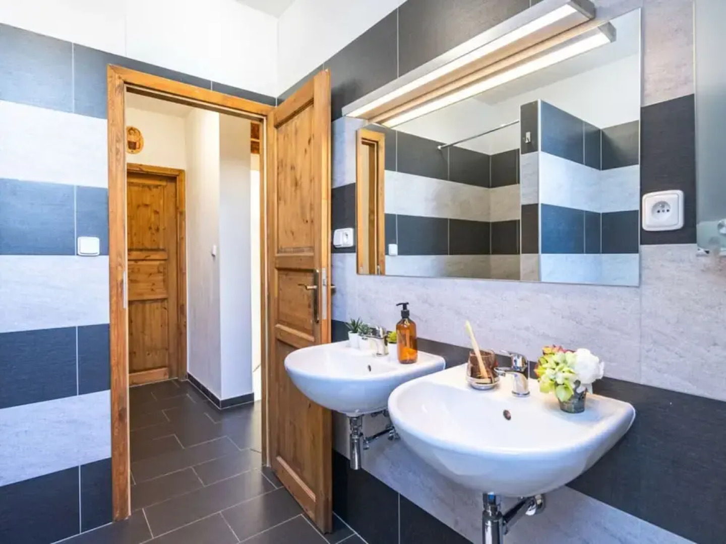 Beautiful Villa With Spacious Rooms