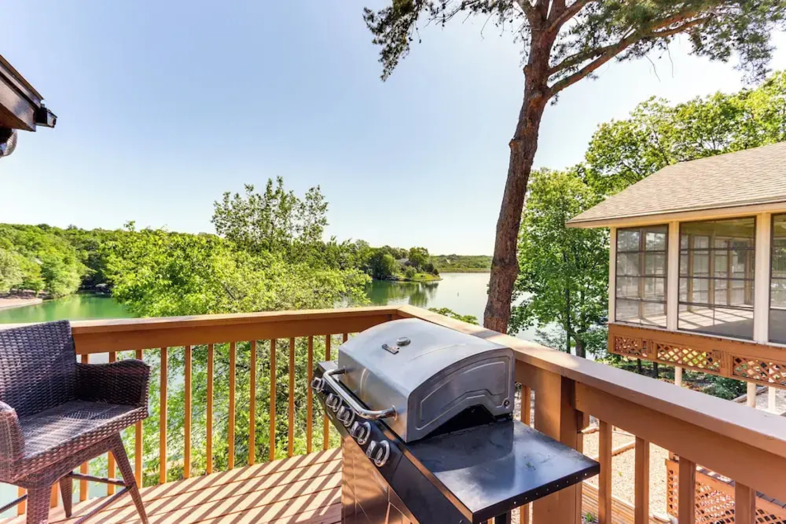 Swim & Boat Docks: Lakefront Gem in Bella Vista!