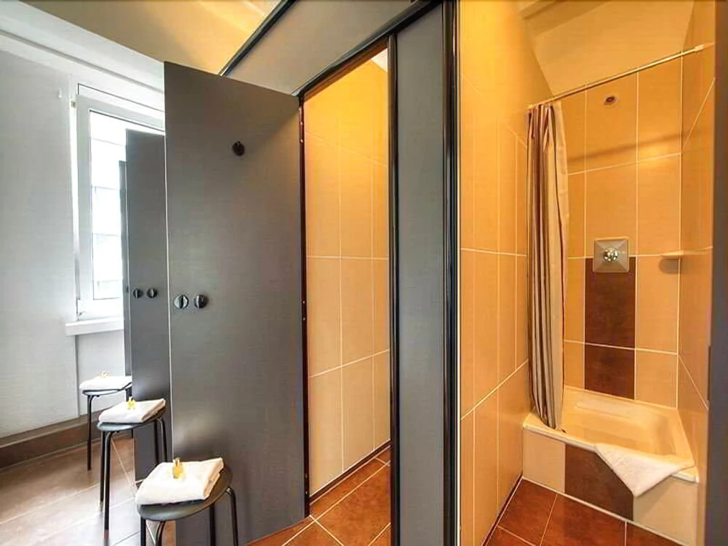 PangeaPeople Hostel & Hotel