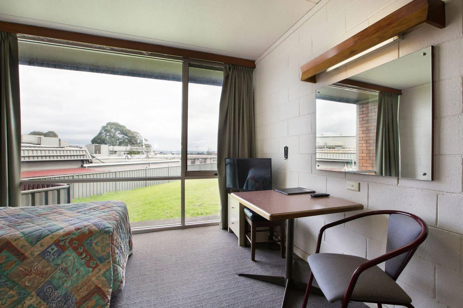 Nightcap at Morwell Hotel