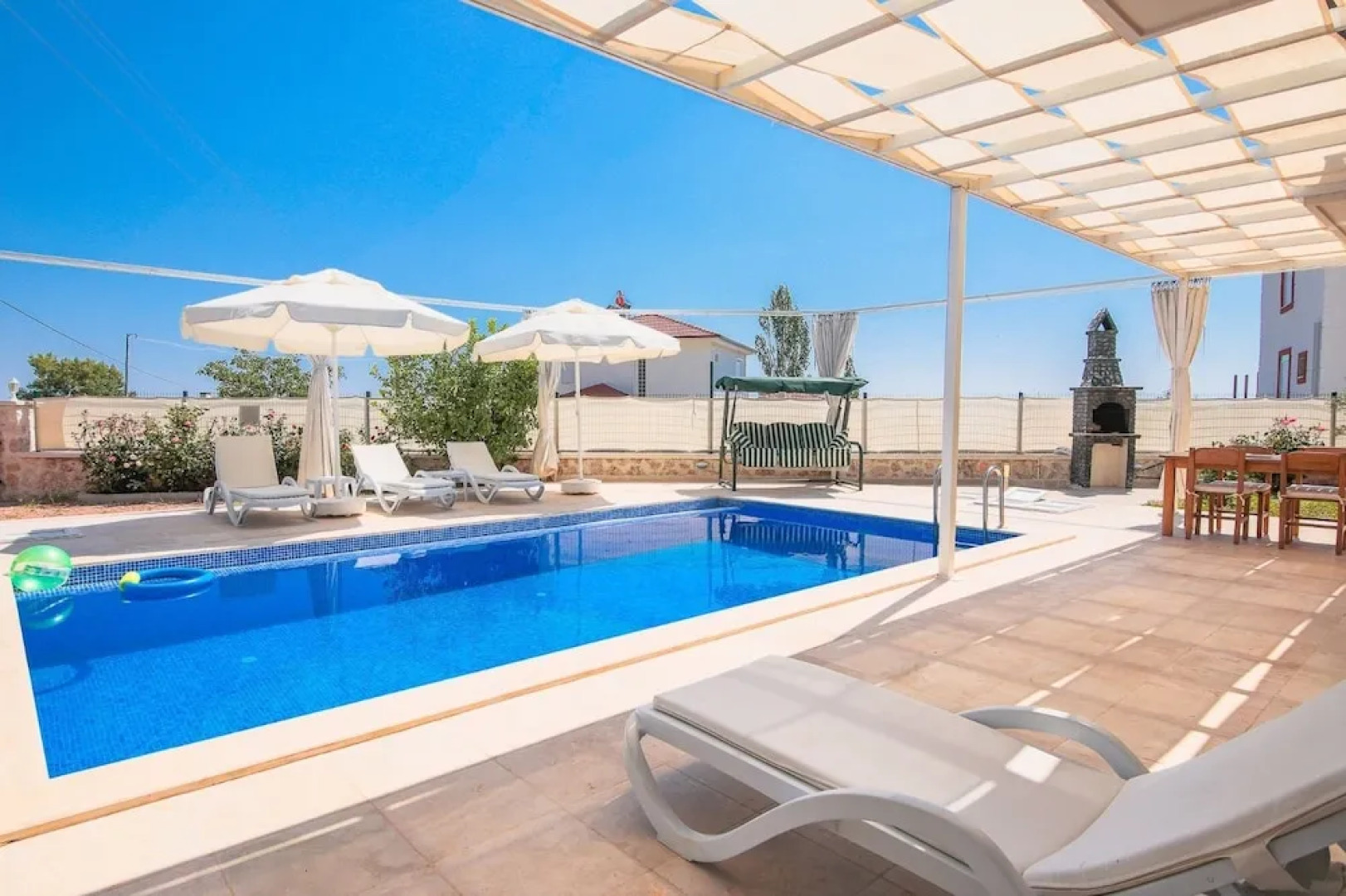 Villa Umut by Akdenizvillam