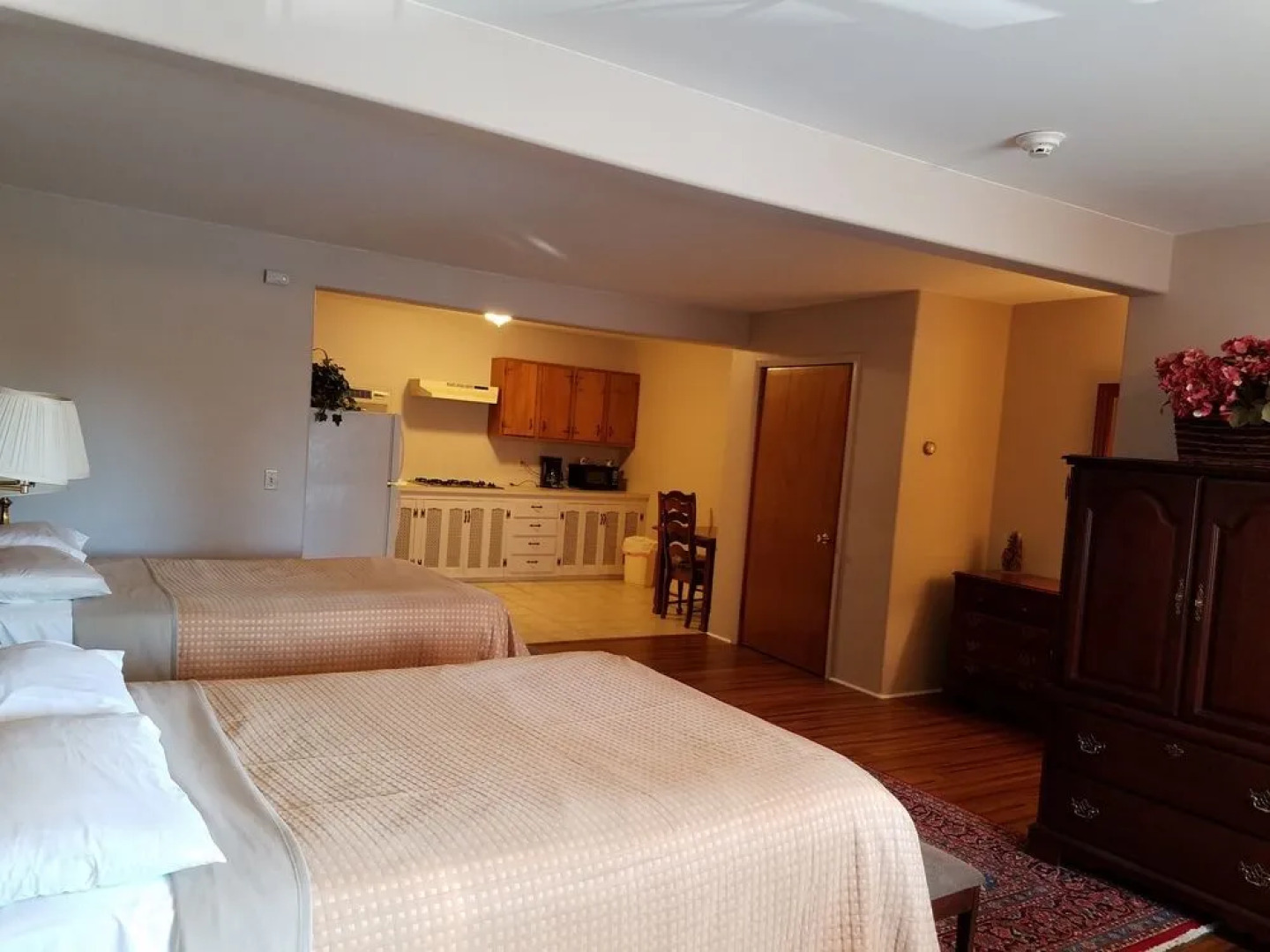 The Carriage House Inn