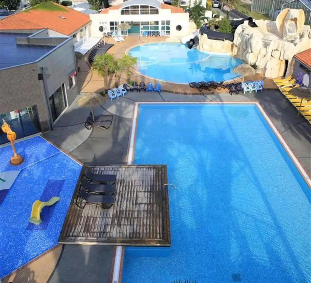 Bungalow with 3 Bedrooms in Saint-Hilaire-De-Riez, with Shared Pool - 6 Km From the Beach