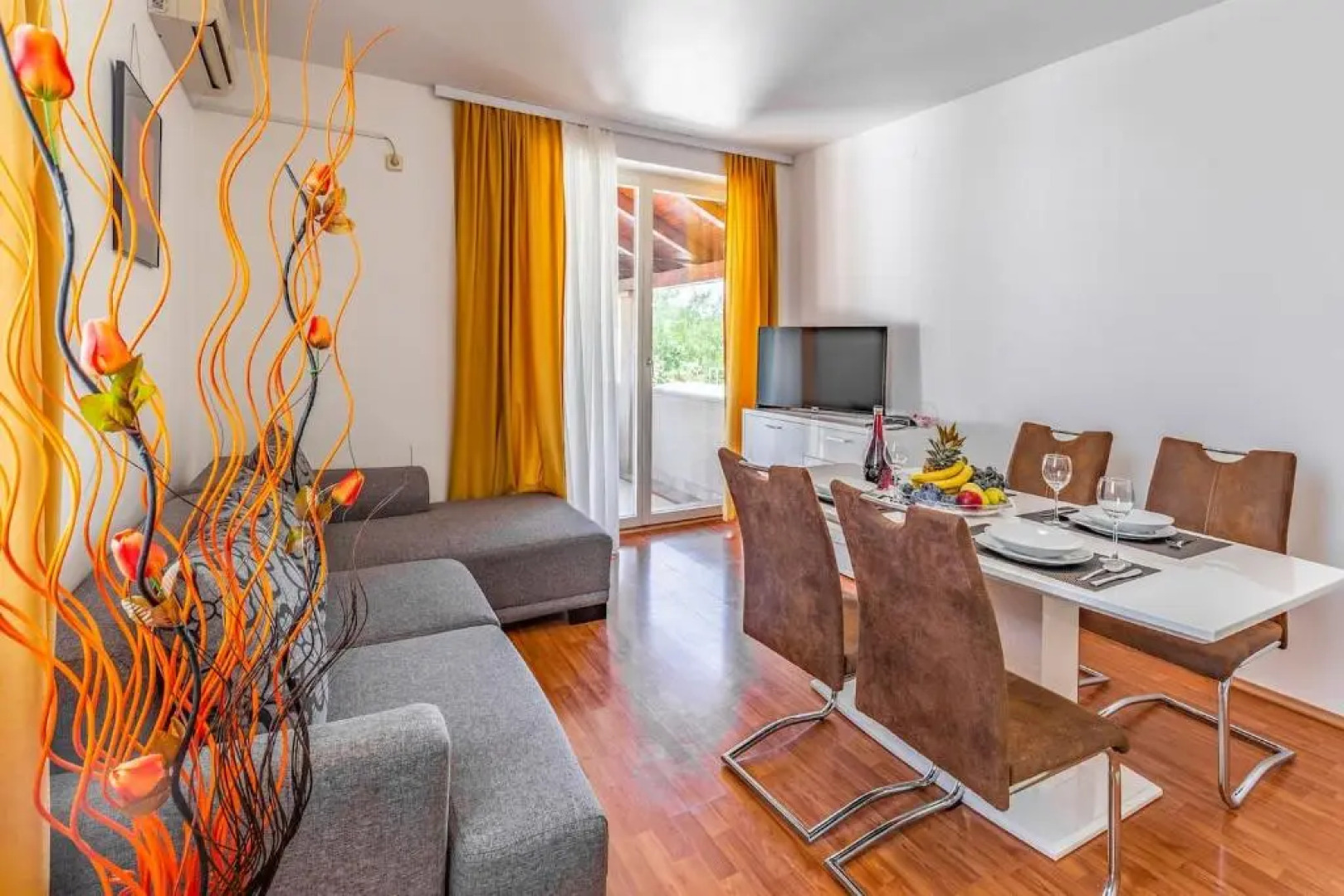 All Seasons Apartment