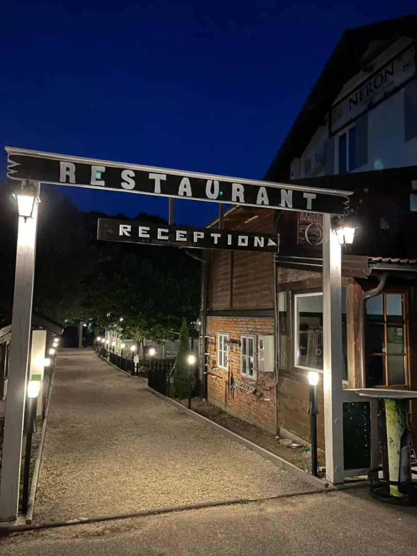 Rooms and Apartments Neron