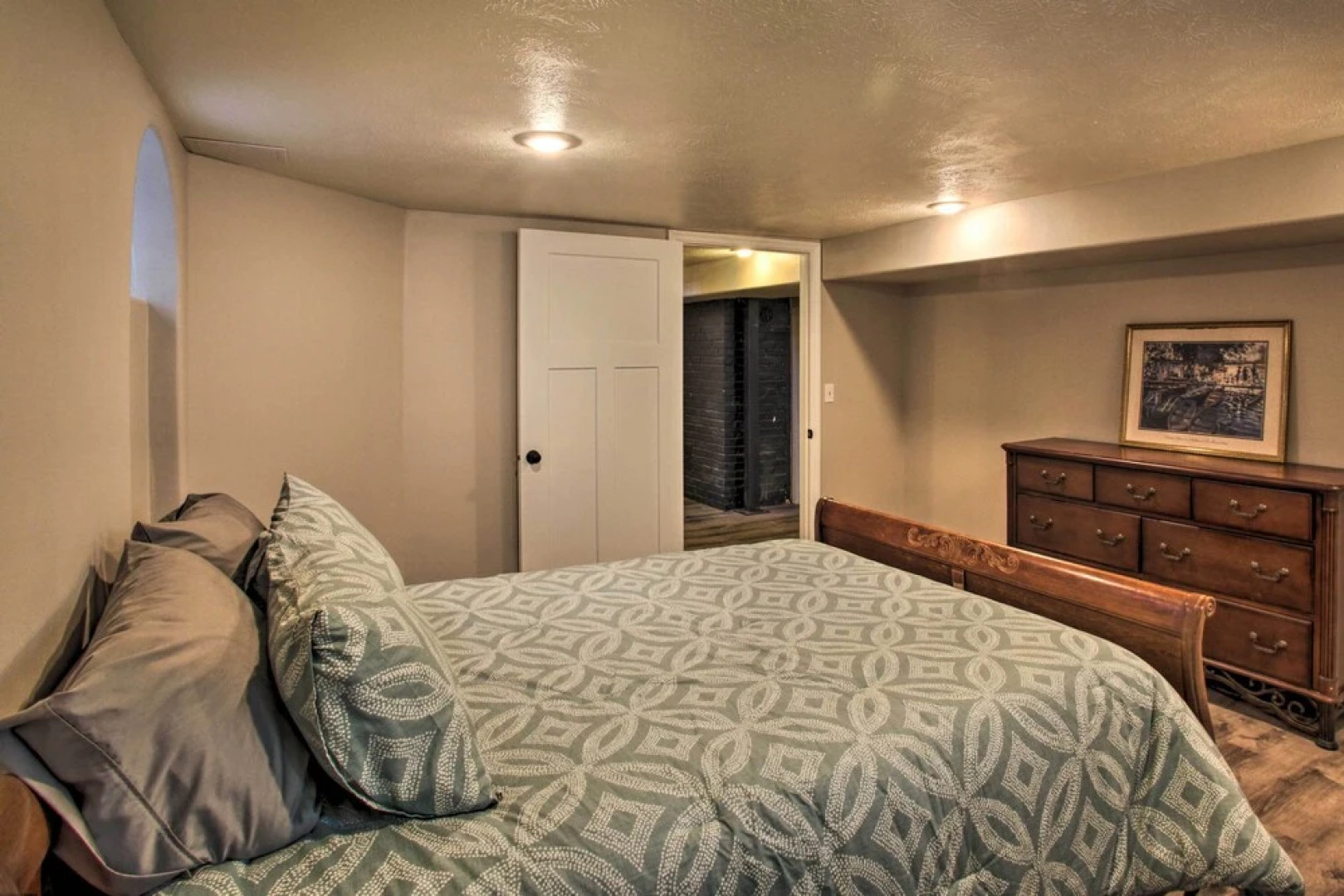 Peaceful Family Home w/ Deck: 3 Mi to Dtwn Spokane