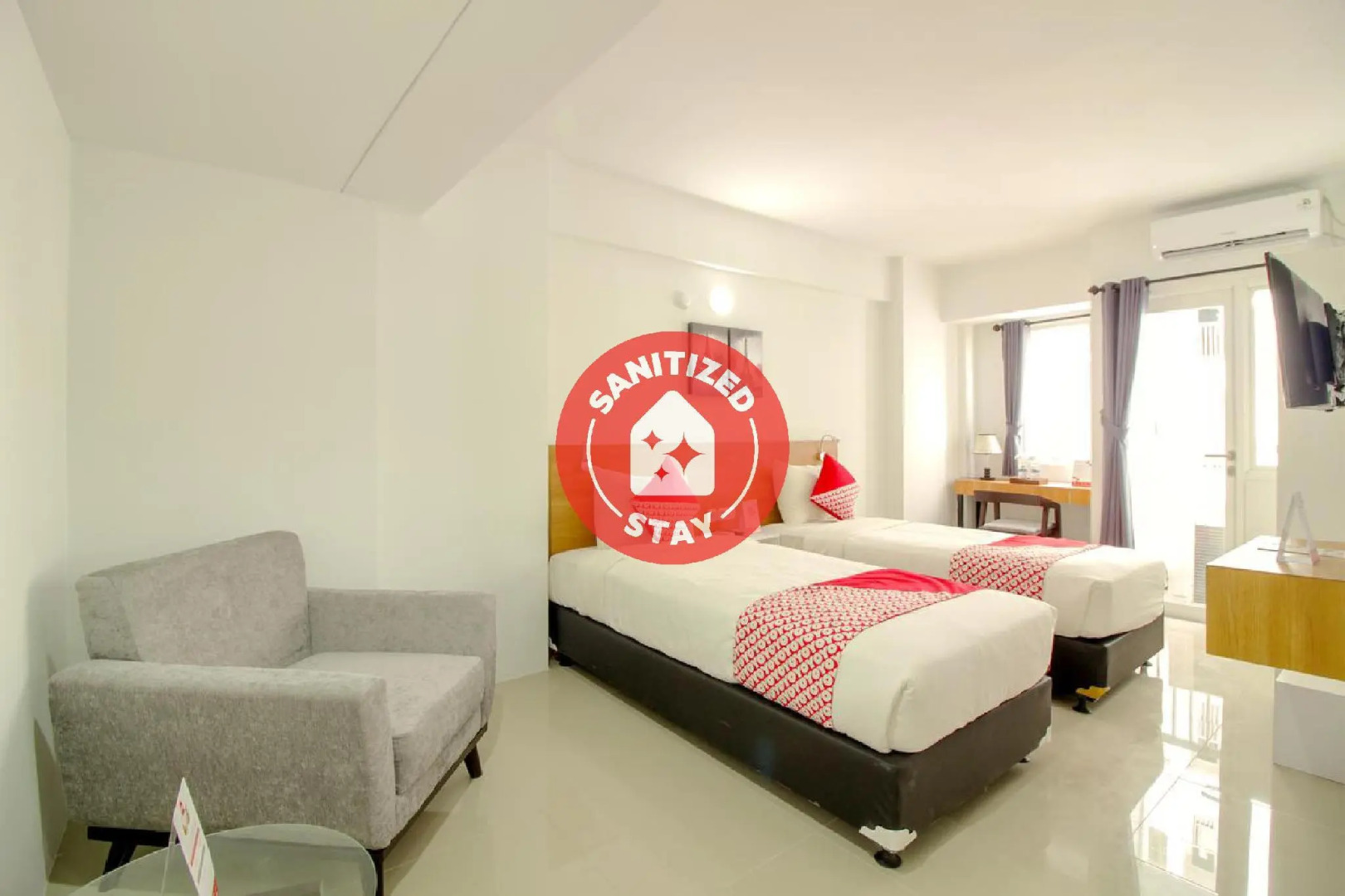 OYO Flagship 1260 Sentraland Karawang