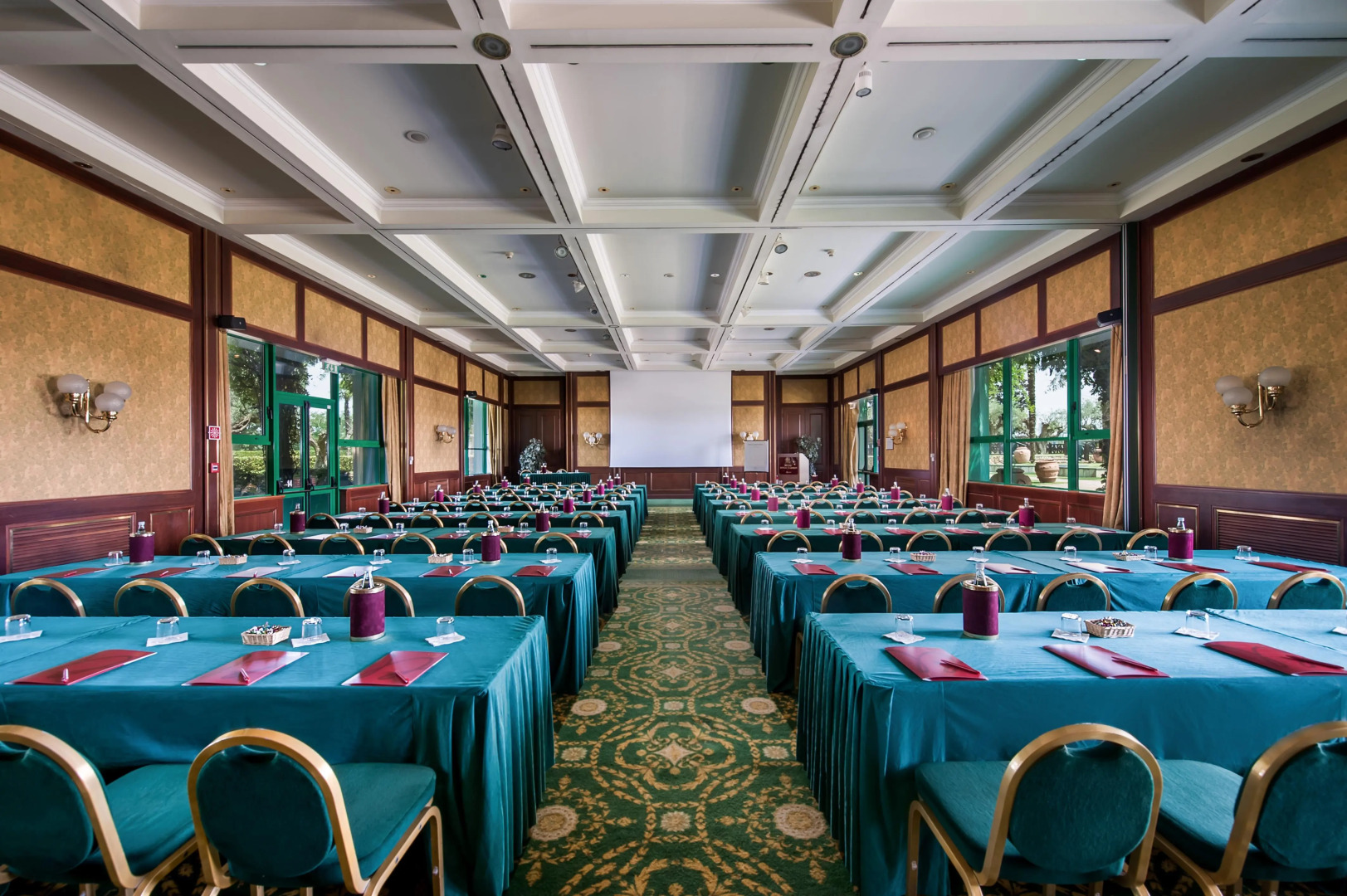 Отель Royal Garden