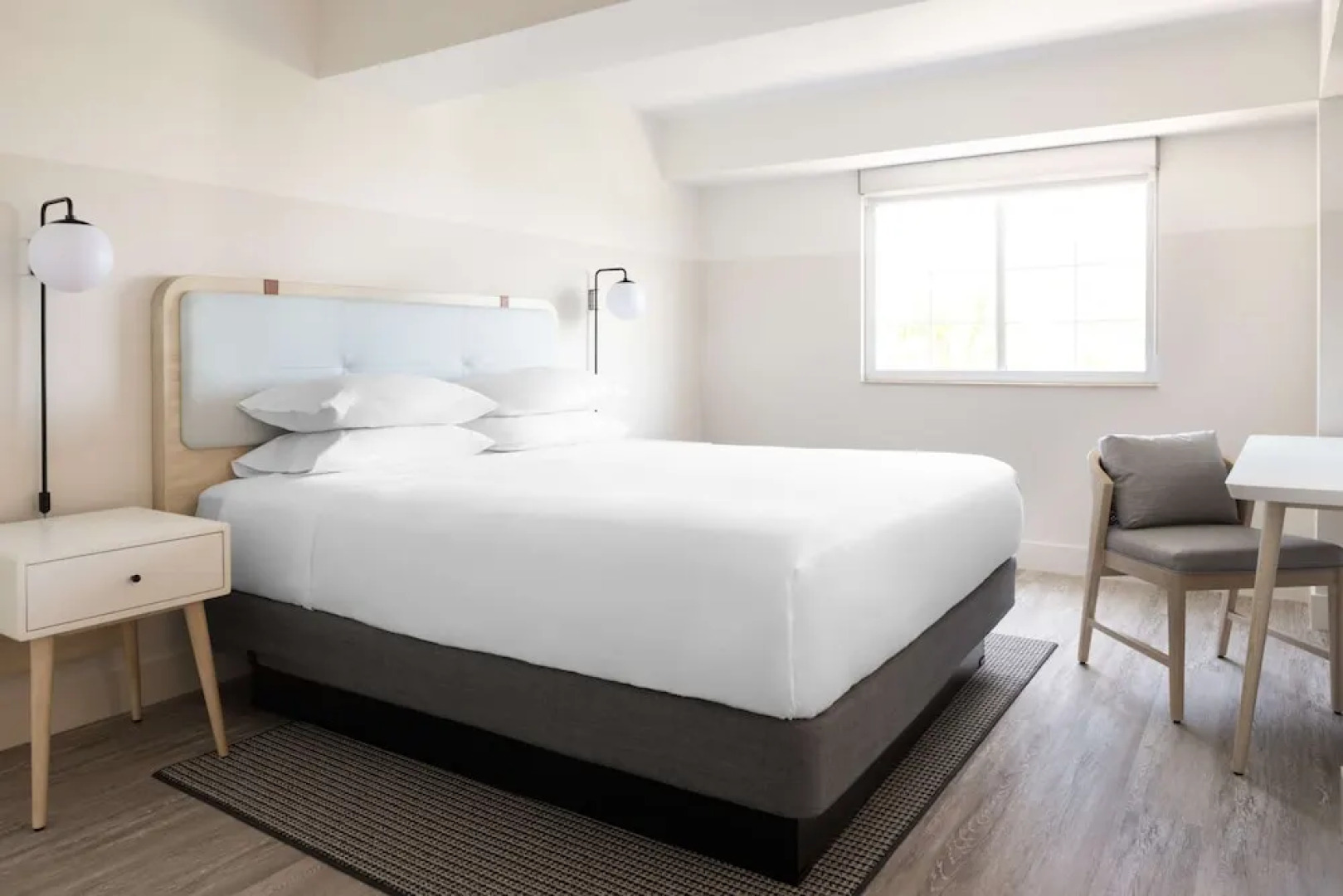 Hampton by Hilton Grand Cayman Seven Mile Beach