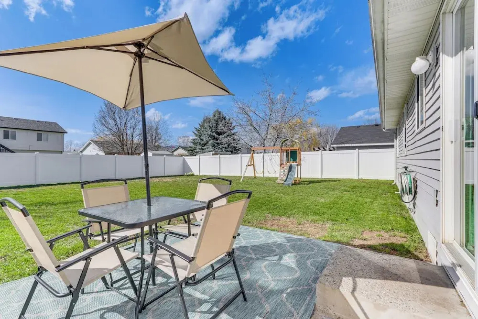 Charming Home w/ Patio: 3 Mi to Hayden Lake!