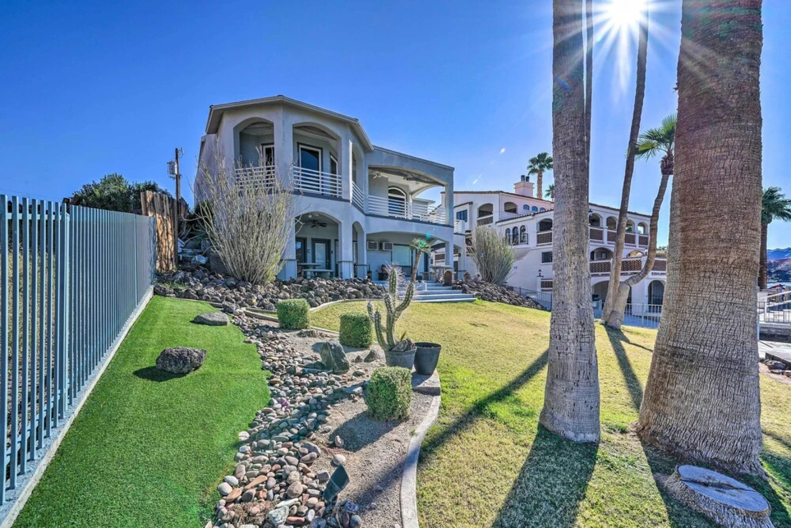 Parker Studio Nestled on the Colorado River!