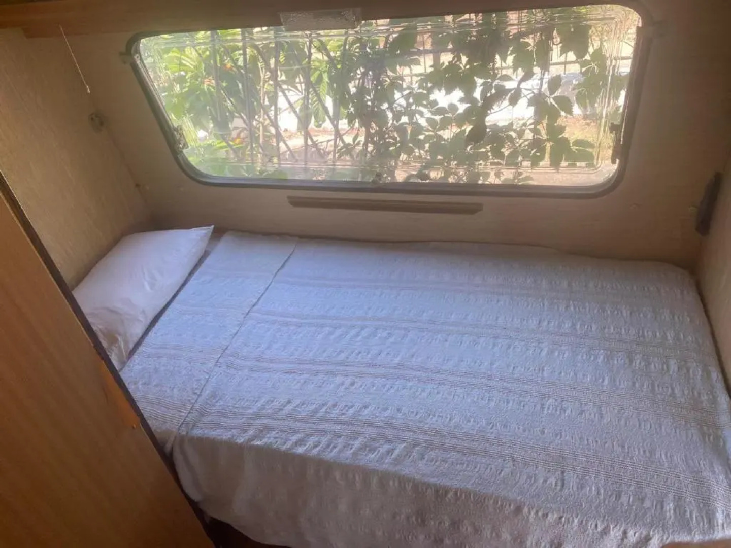 San Mamas Seaside Cottage-House and Garden w caravan