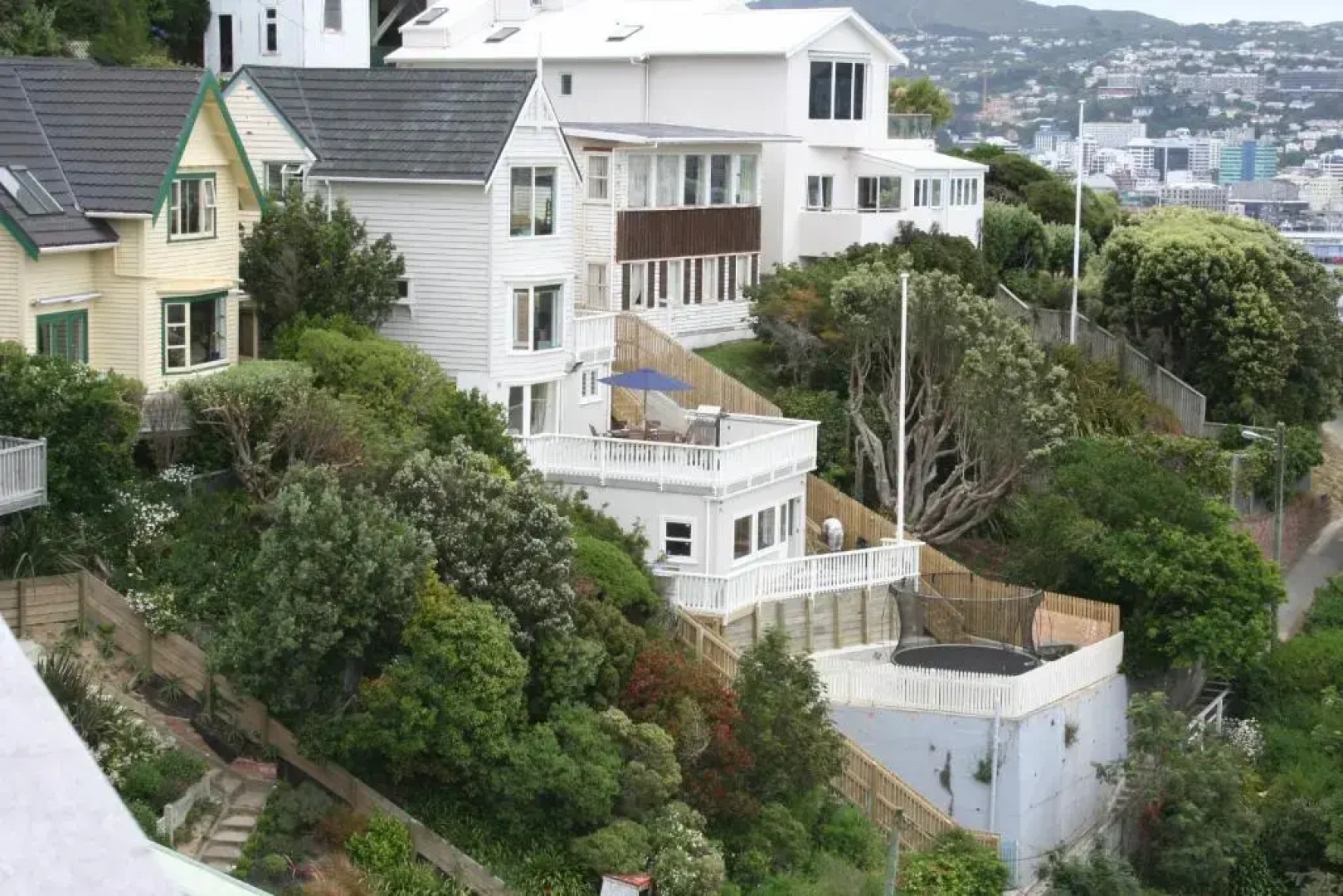 Private Luxurious Studio w Outdoor Living & Views!