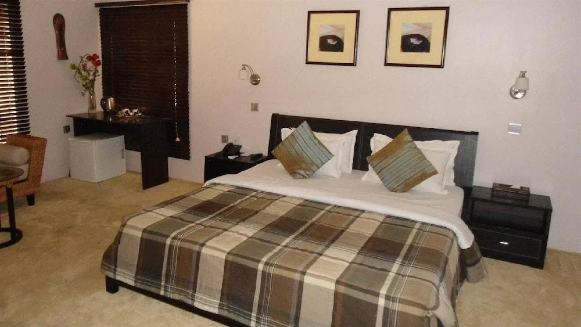 Pearl Manor Luxury Suites