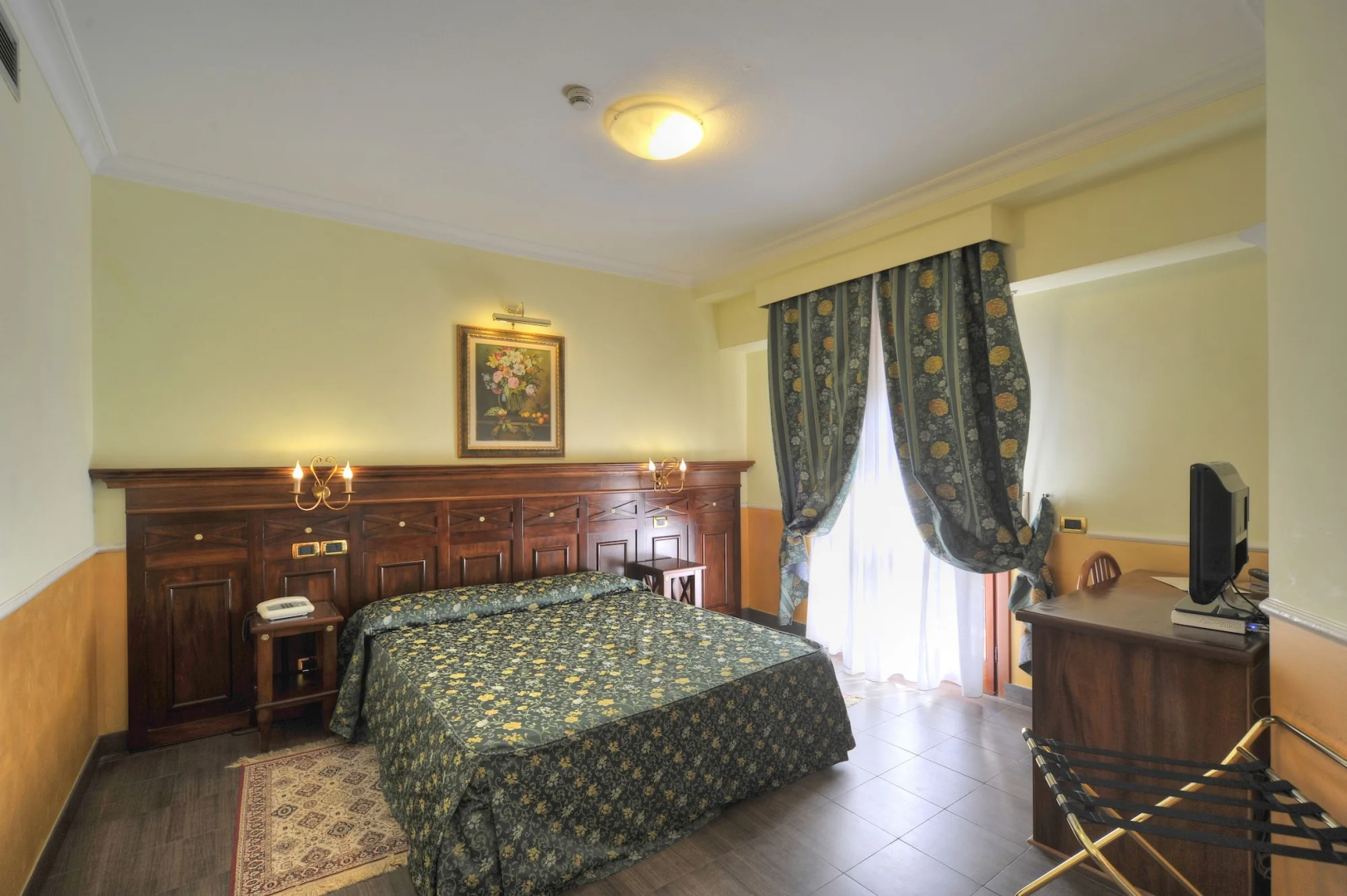 Aurora Garden Hotel