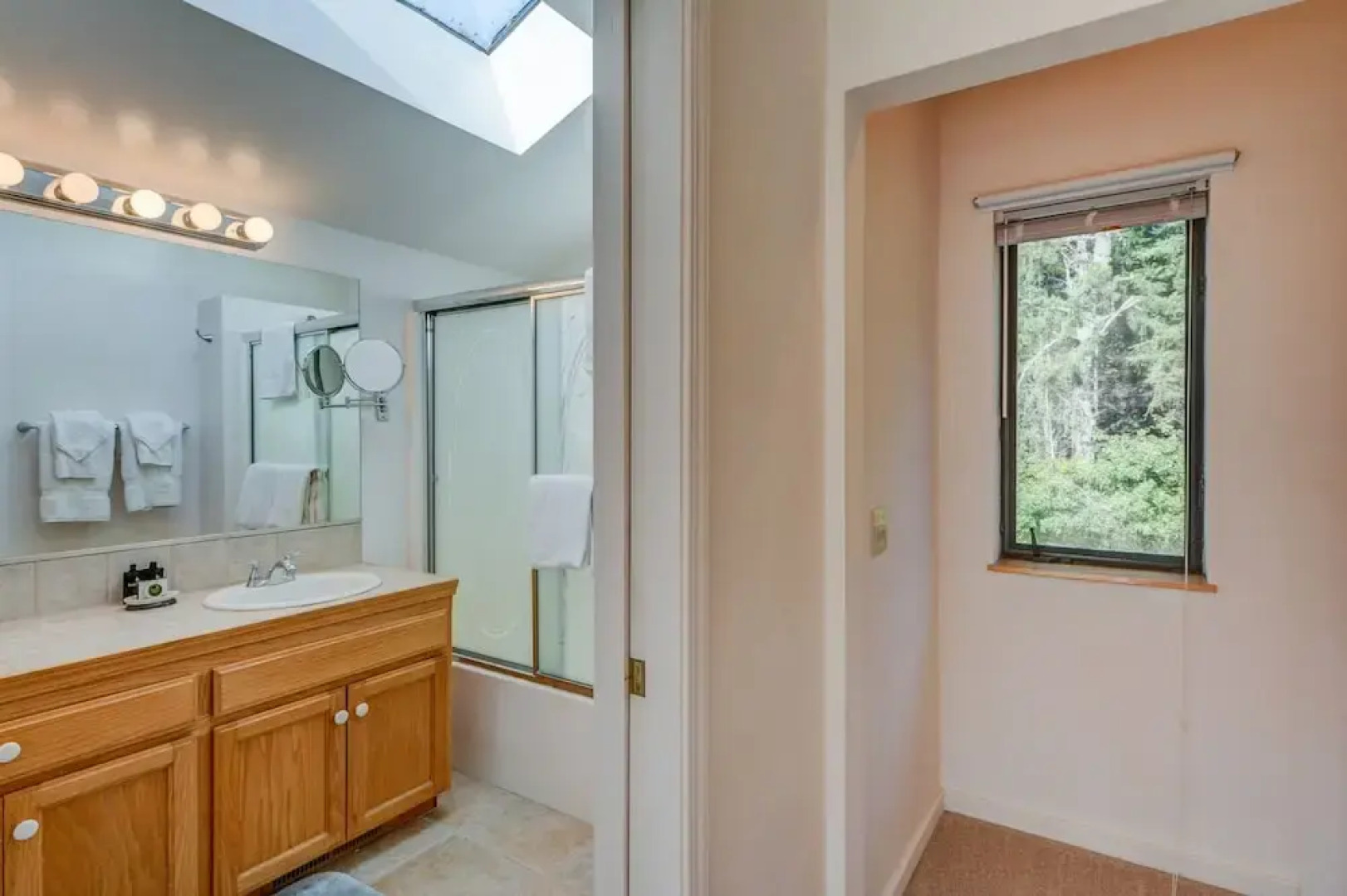 Pacific Splendor Private Hot Tub w/ Views!