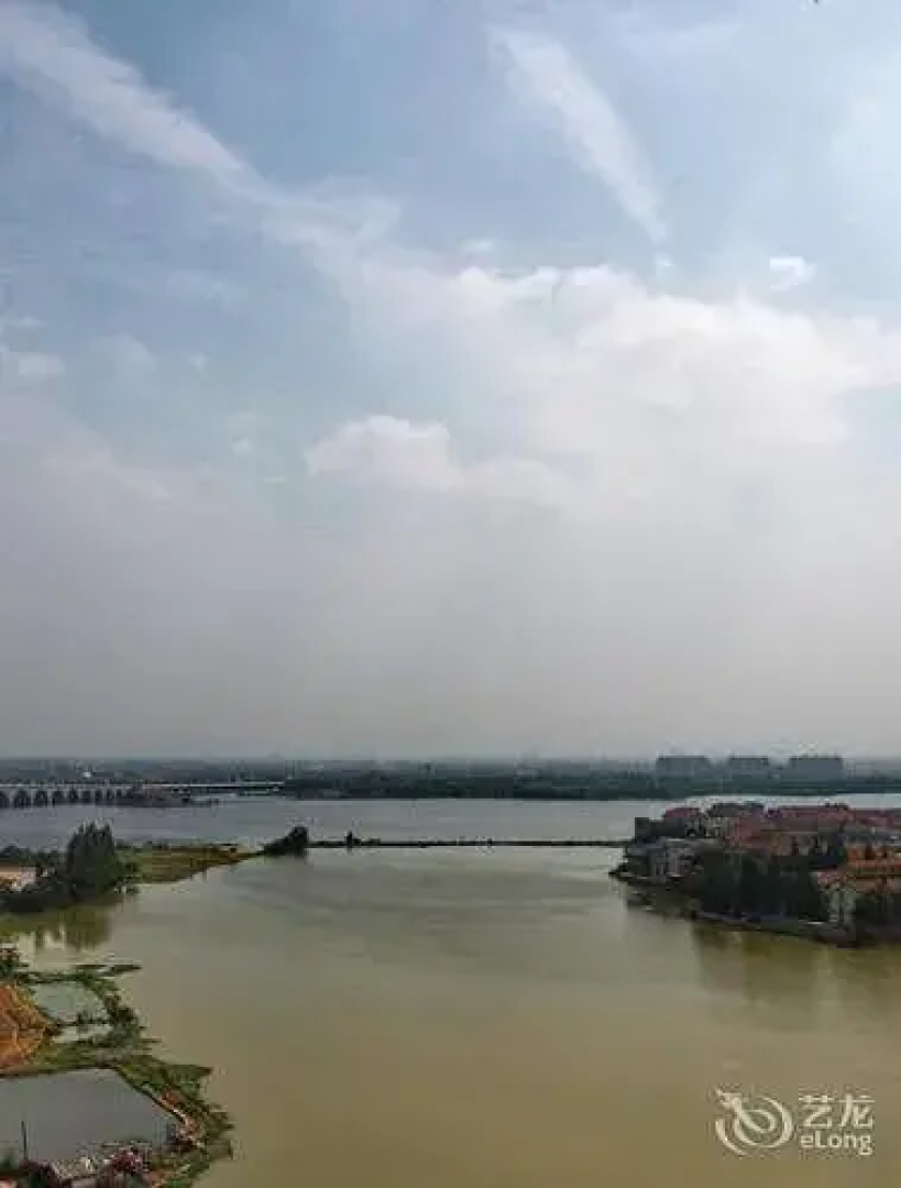 Yonggang Business Hotel