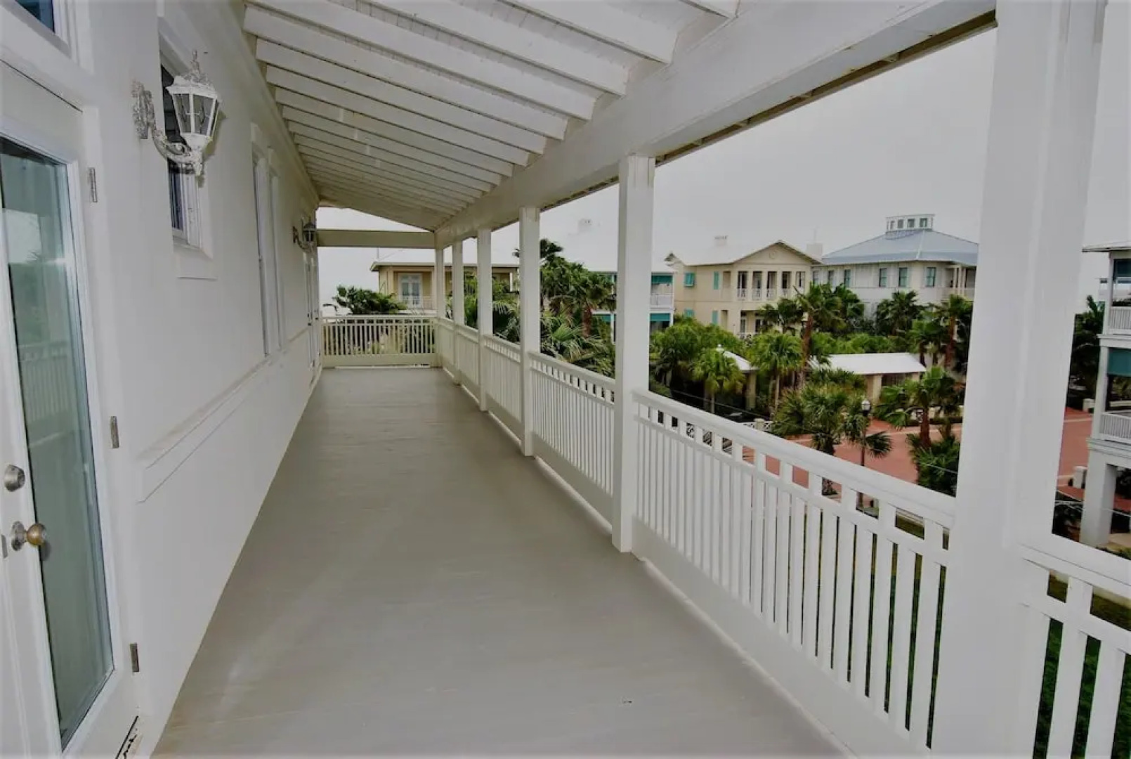 Brisa Del Mar House 3 Bedrooms 4.5 Bathrooms Home