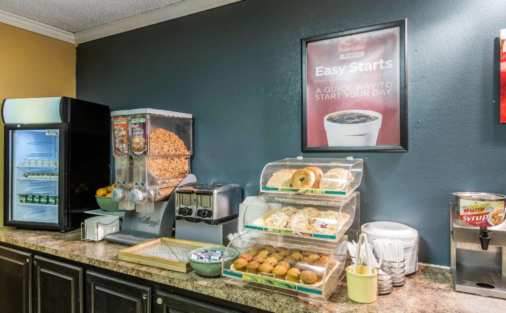 Econo Lodge Inn & Suites Riverside - Corona